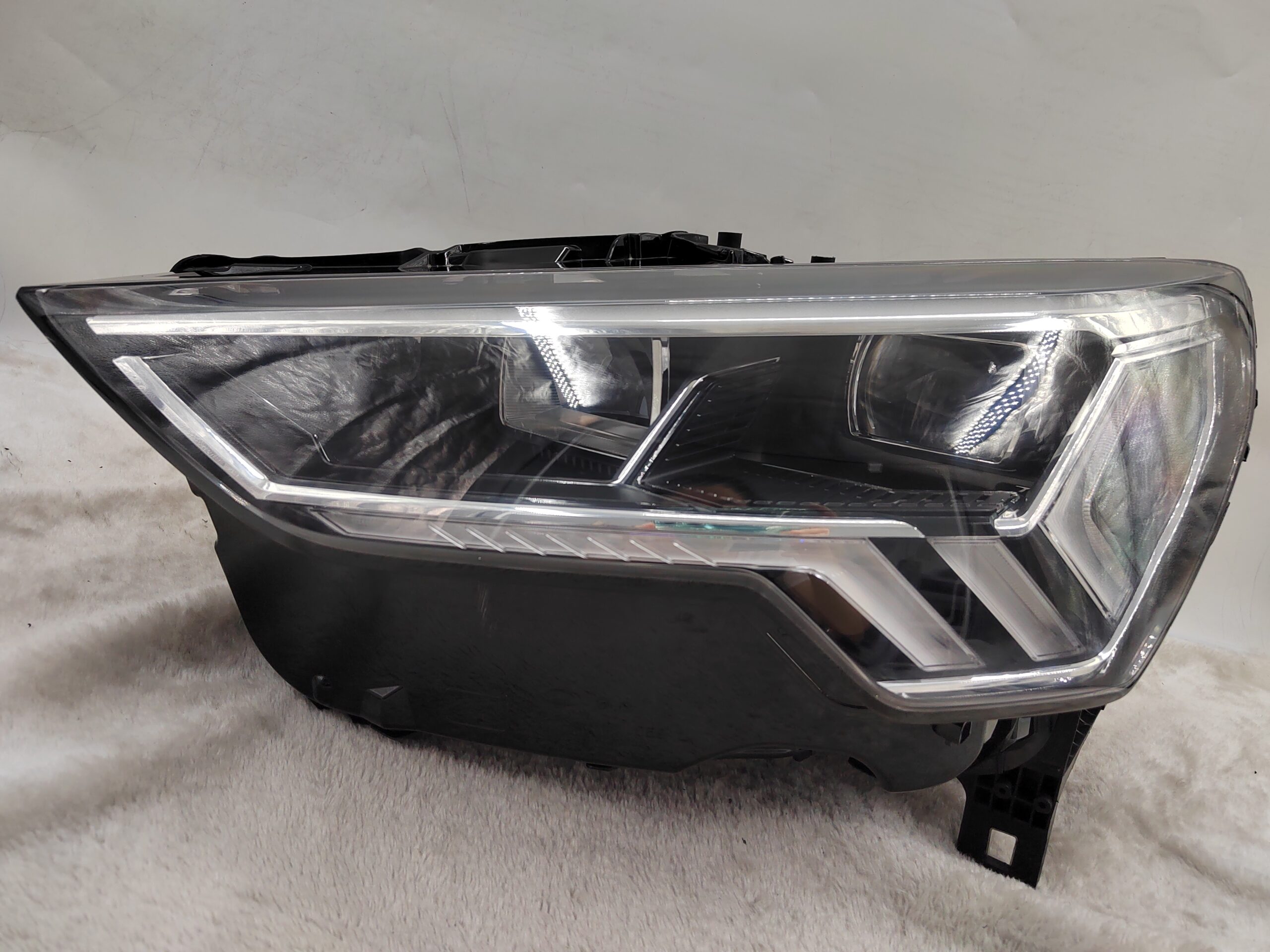 AUDI Q3 83A 2019-2023 LED L.H.S HEADLIGHT ASSEMBLY