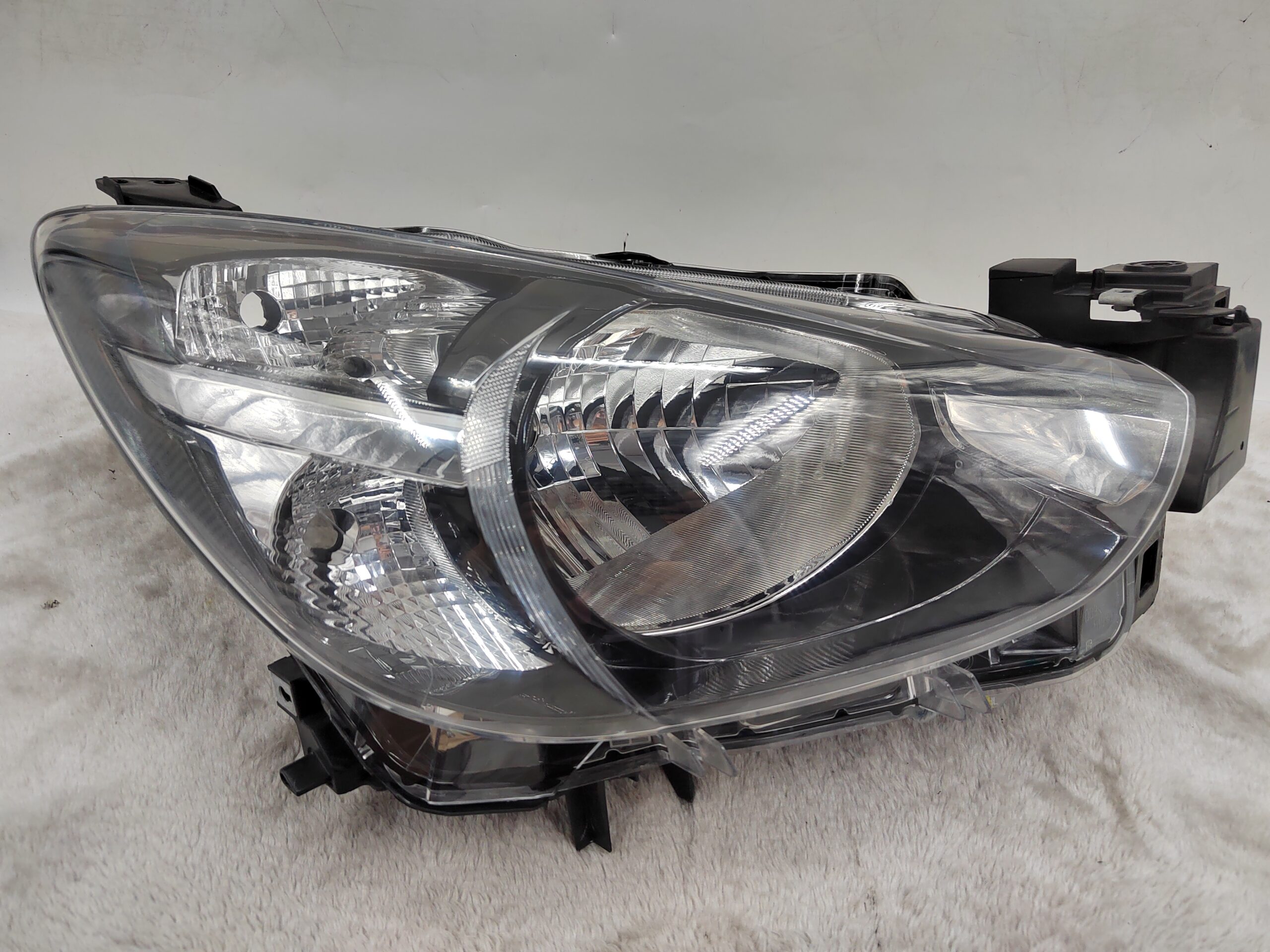 MAZDA 2 2014-2019 HALOGEN R.H.S HEADLIGHT ASSEMBLY