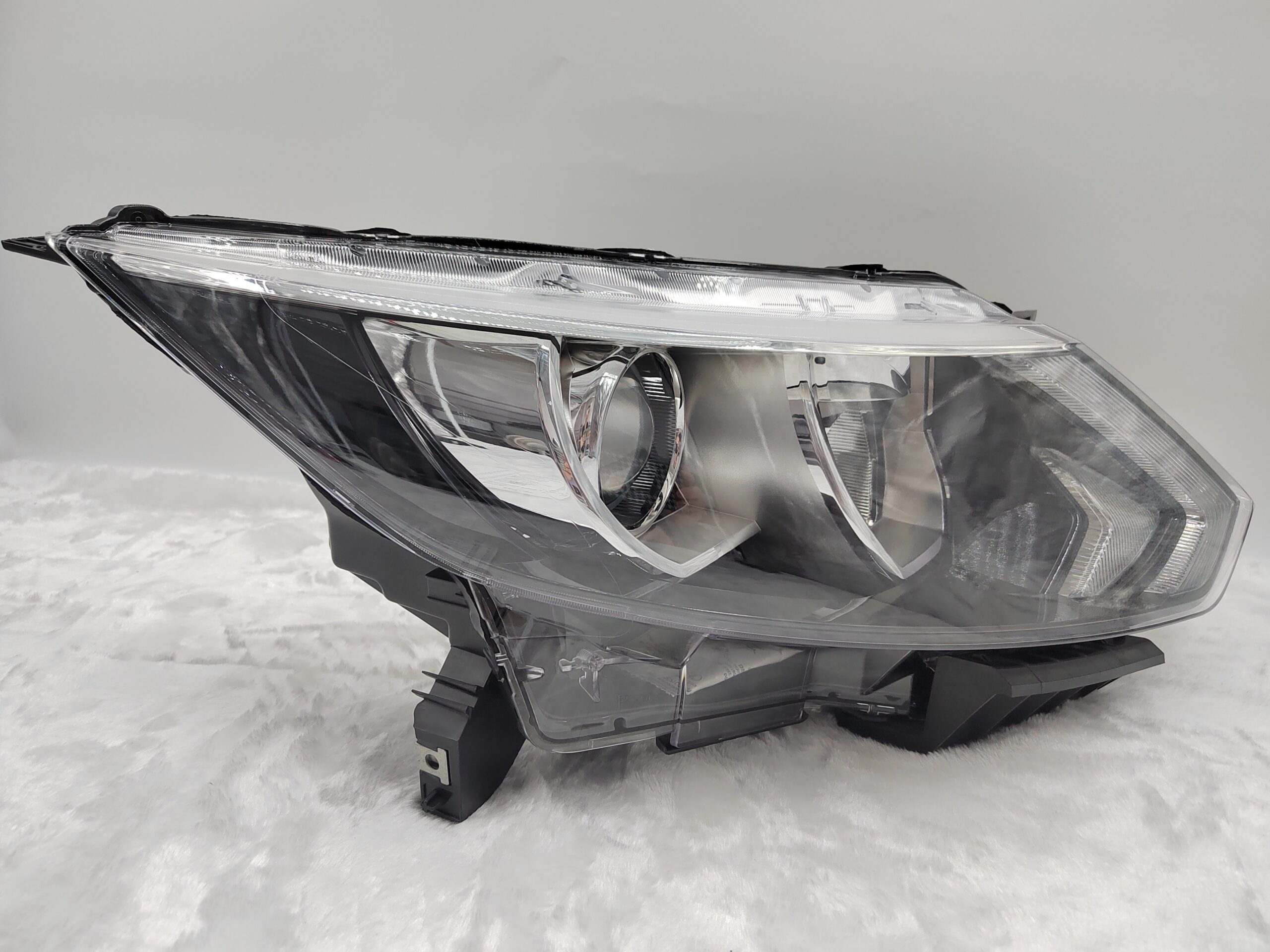 NISSAN QASHQAI J11 2014-2016 HALOGEN R.H.S HEADLIGHT ASSEMBLY