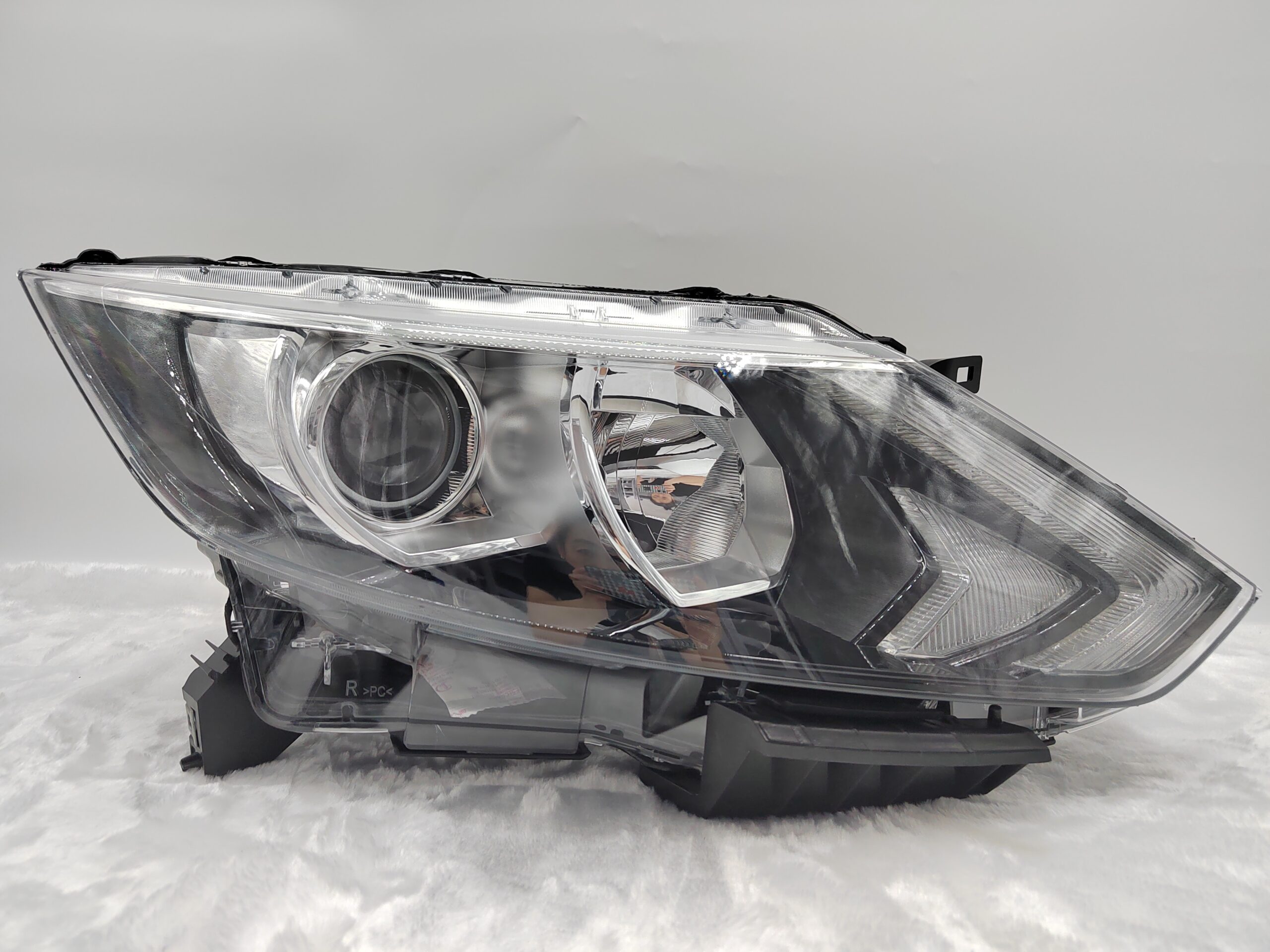 NISSAN QASHQAI J11 2014-2016 HALOGEN R.H.S HEADLIGHT ASSEMBLY