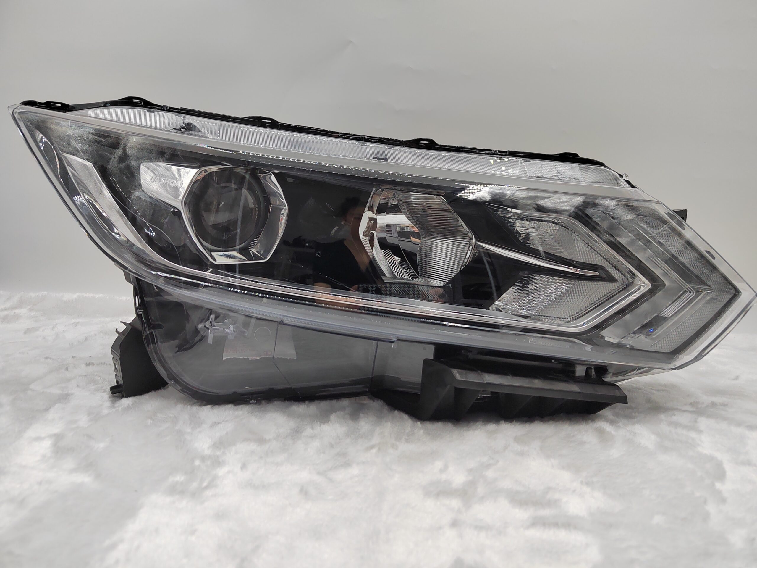 NISSAN QASHQAI J11 2017-2020 HALOGEN R.H.S HEADLIGHT ASSEMBLY