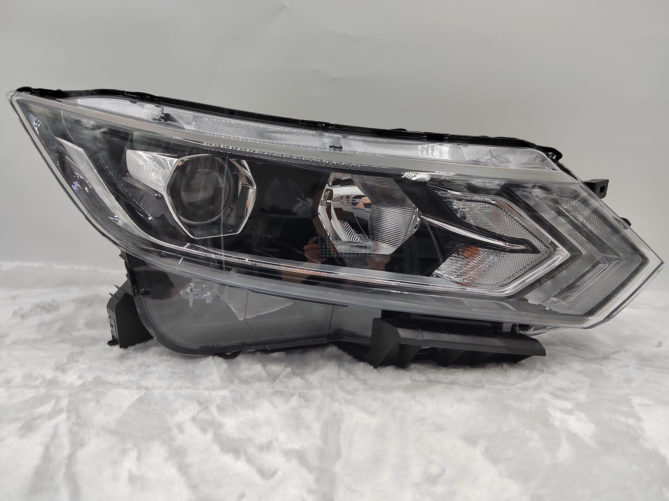 NISSAN QASHQAI J11 2017-2020 HALOGEN R.H.S HEADLIGHT ASSEMBLY