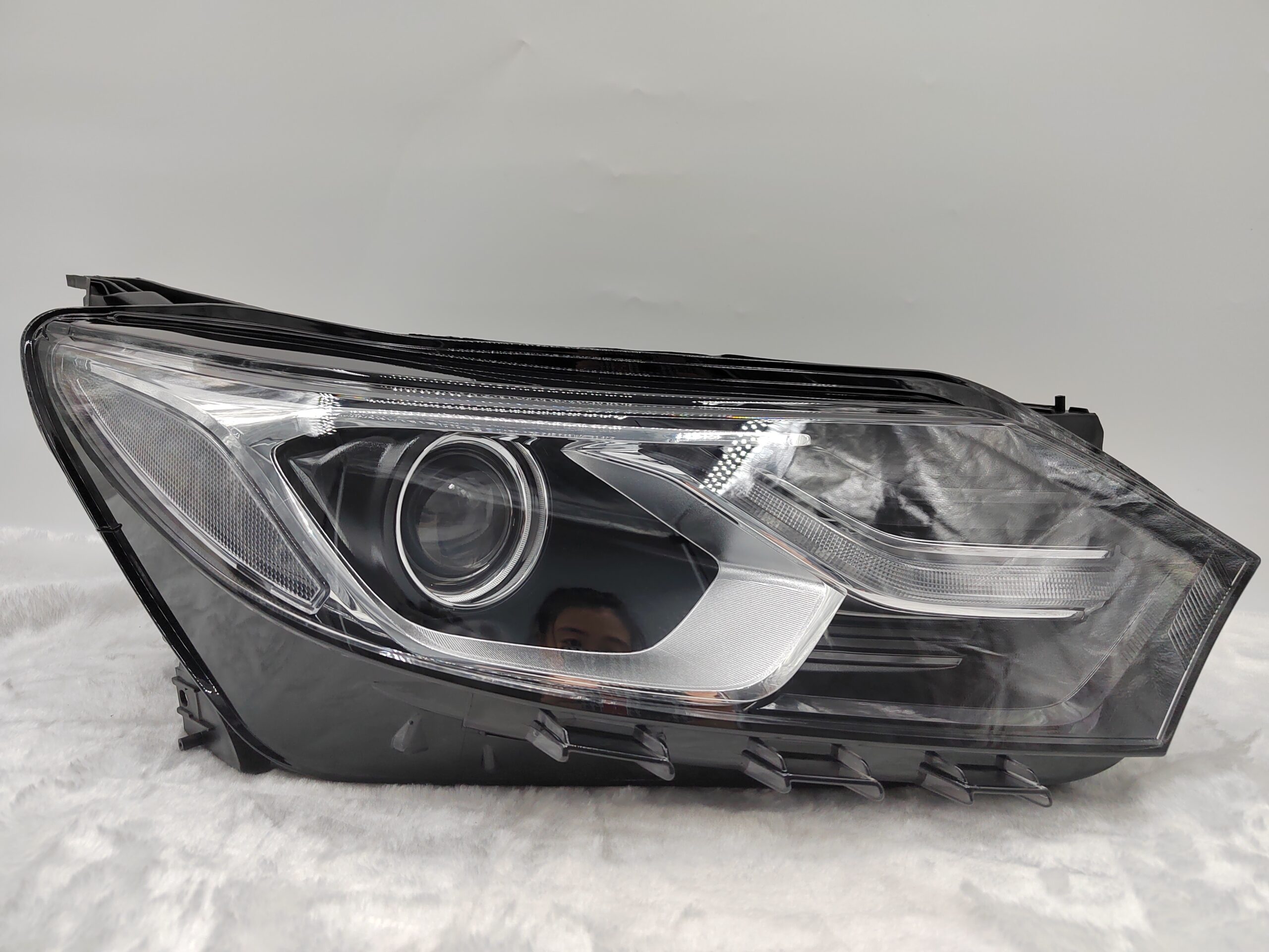 HOLDEN EQUINOX 2018-2020 XENON R.H.S HEADLIGHT ASSEMBLY