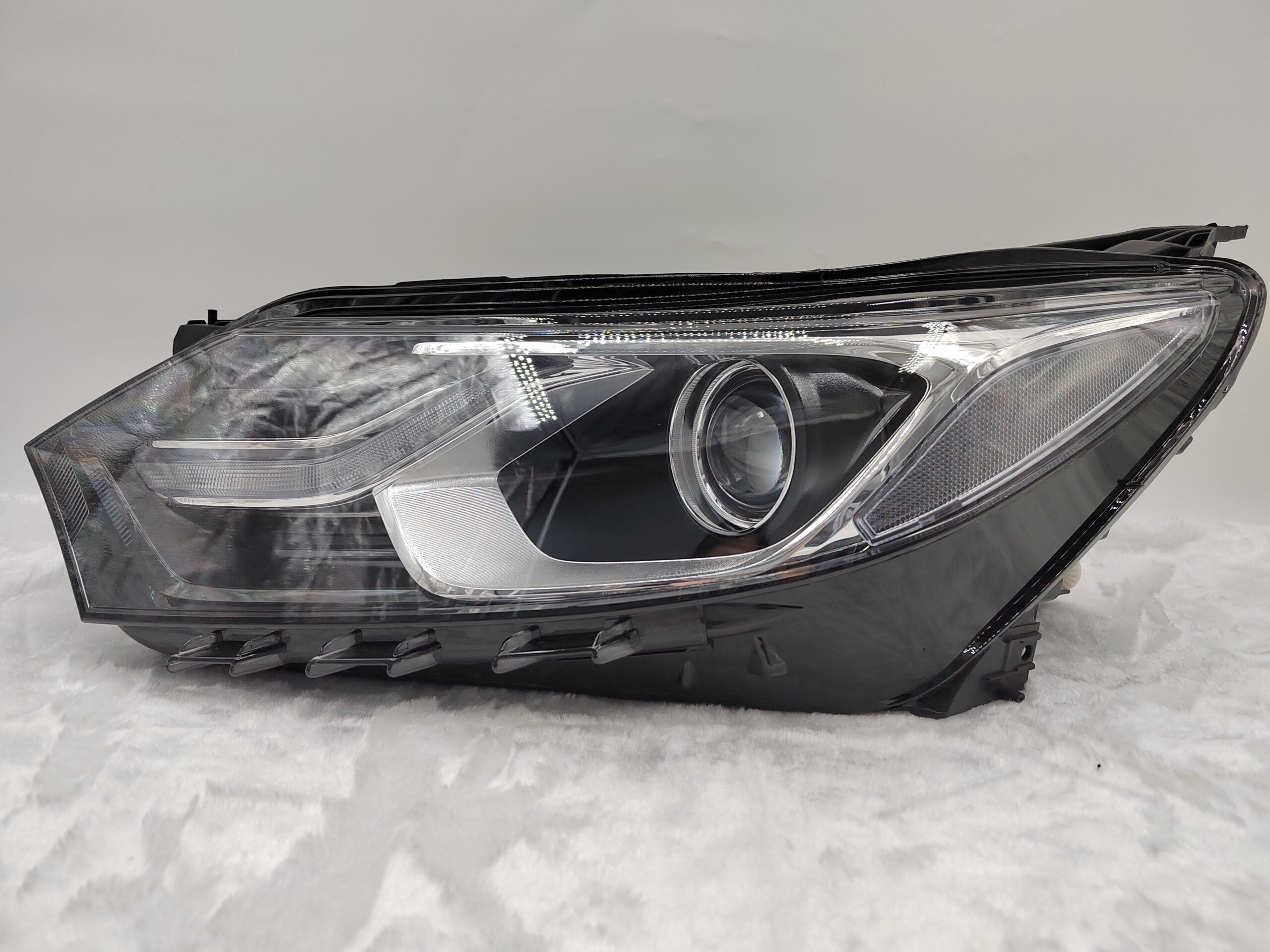 HOLDEN EQUINOX 2018-2020 XENON L.H.S HEADLIGHT ASSEMBLY