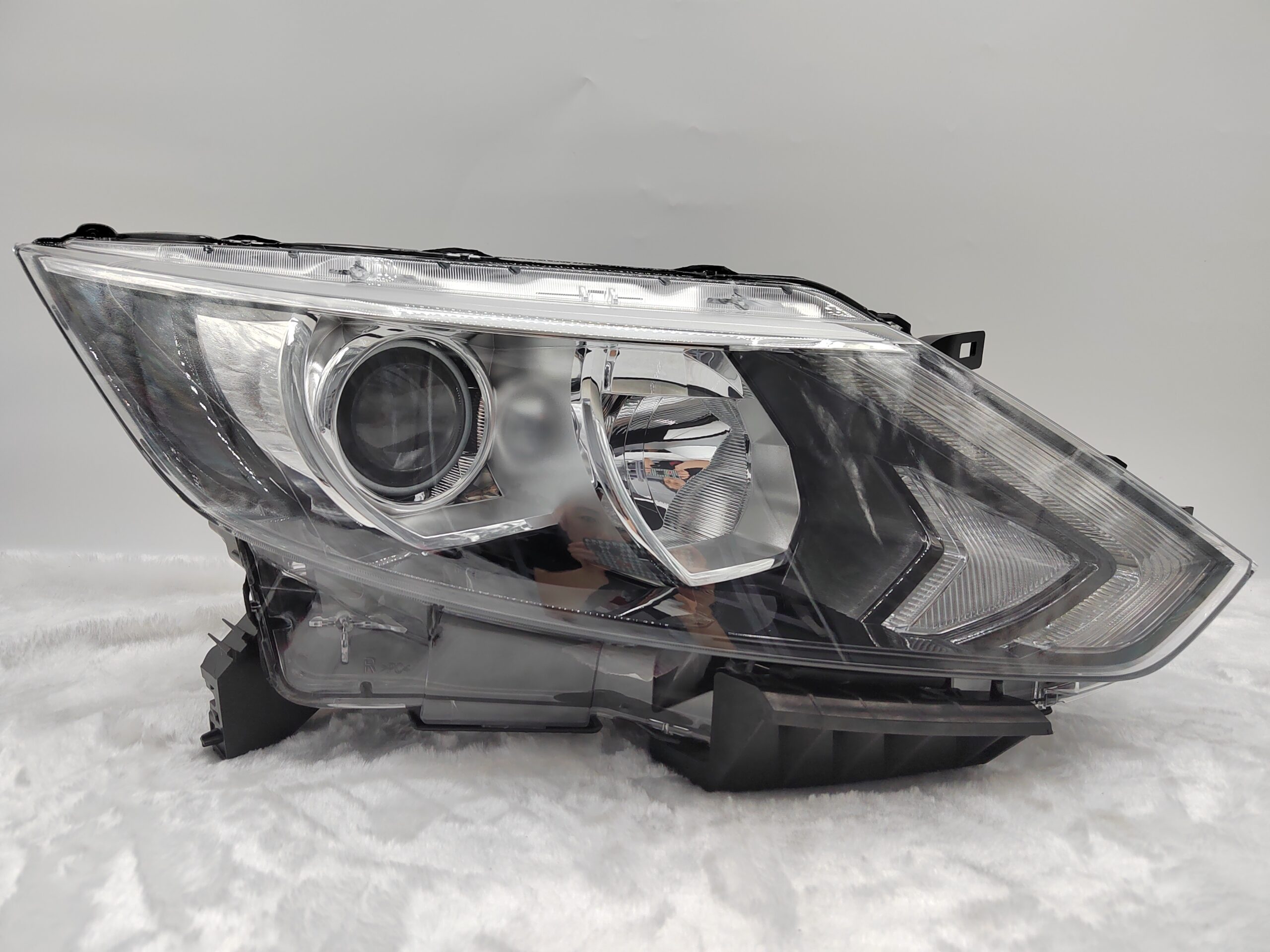 NISSAN QASHQAI J11 2014-2016 HALOGEN R.H.S HEADLIGHT ASSEMBLY