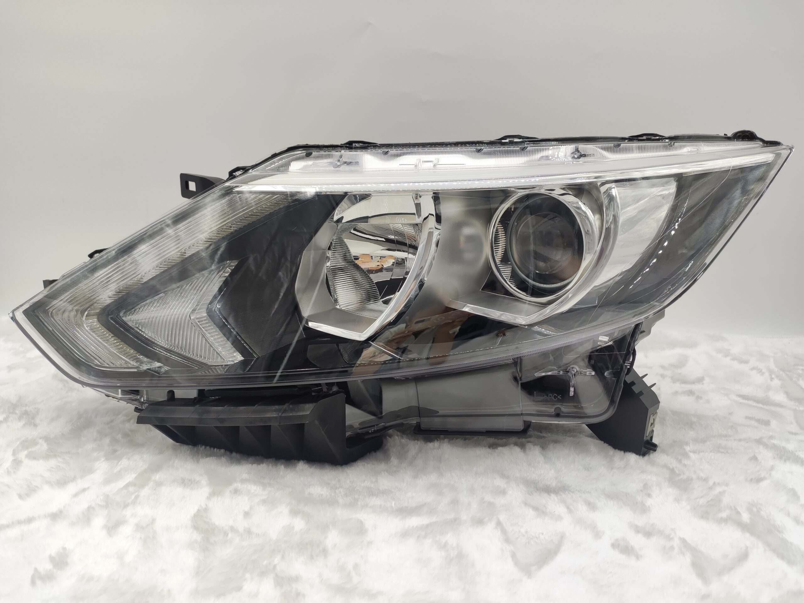 NNISSAN QASHQAI J11 2014-2016 HALOGEN L.H.S HEADLIGHT ASSEMBLY