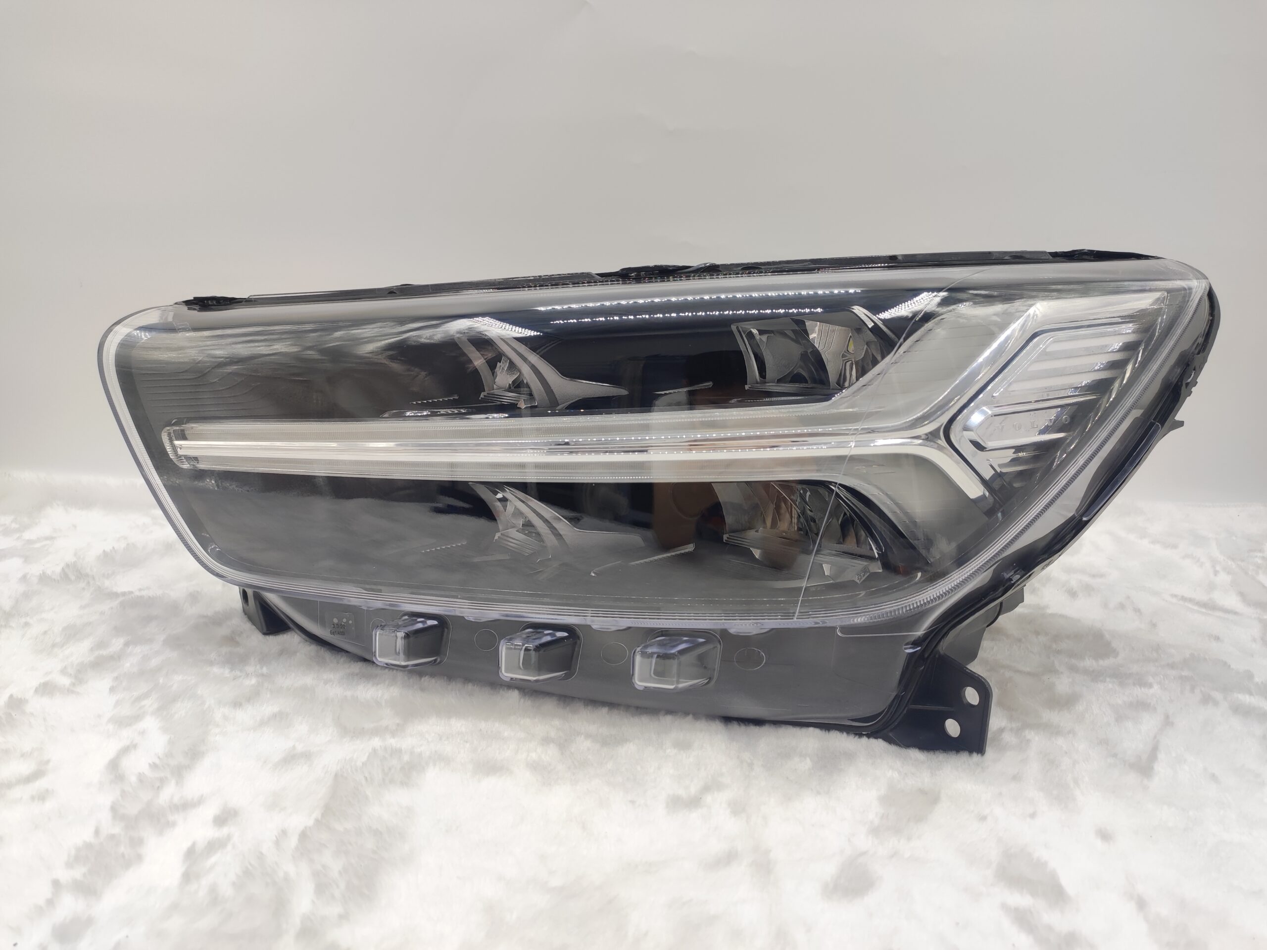 VOLVO XC40 2017-2022 LED L.H.S HEADLIGHT ASSEMBLY