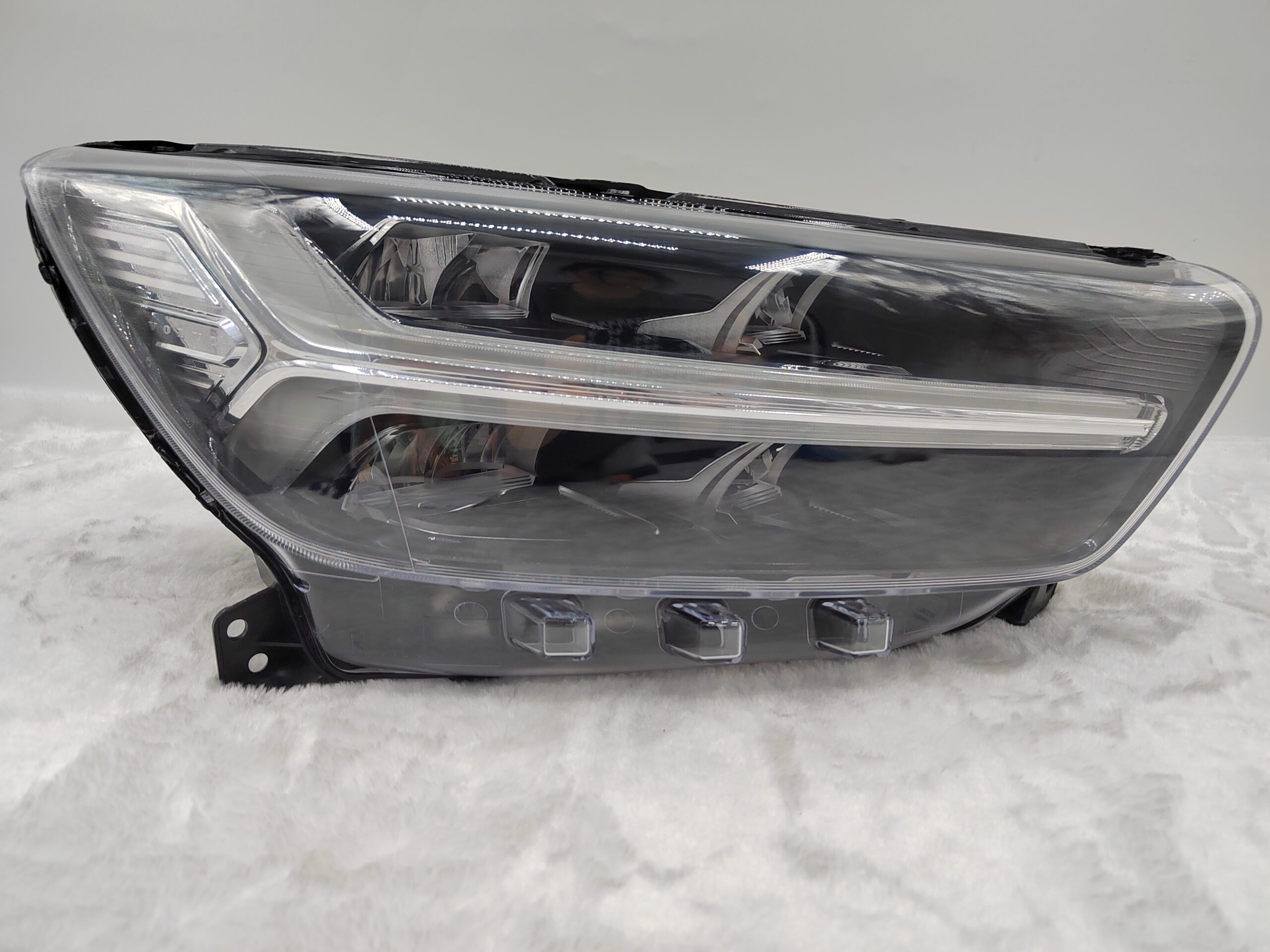 VOLVO XC40 2017-2022 LED R.H.S HEADLIGHT ASSEMBLY