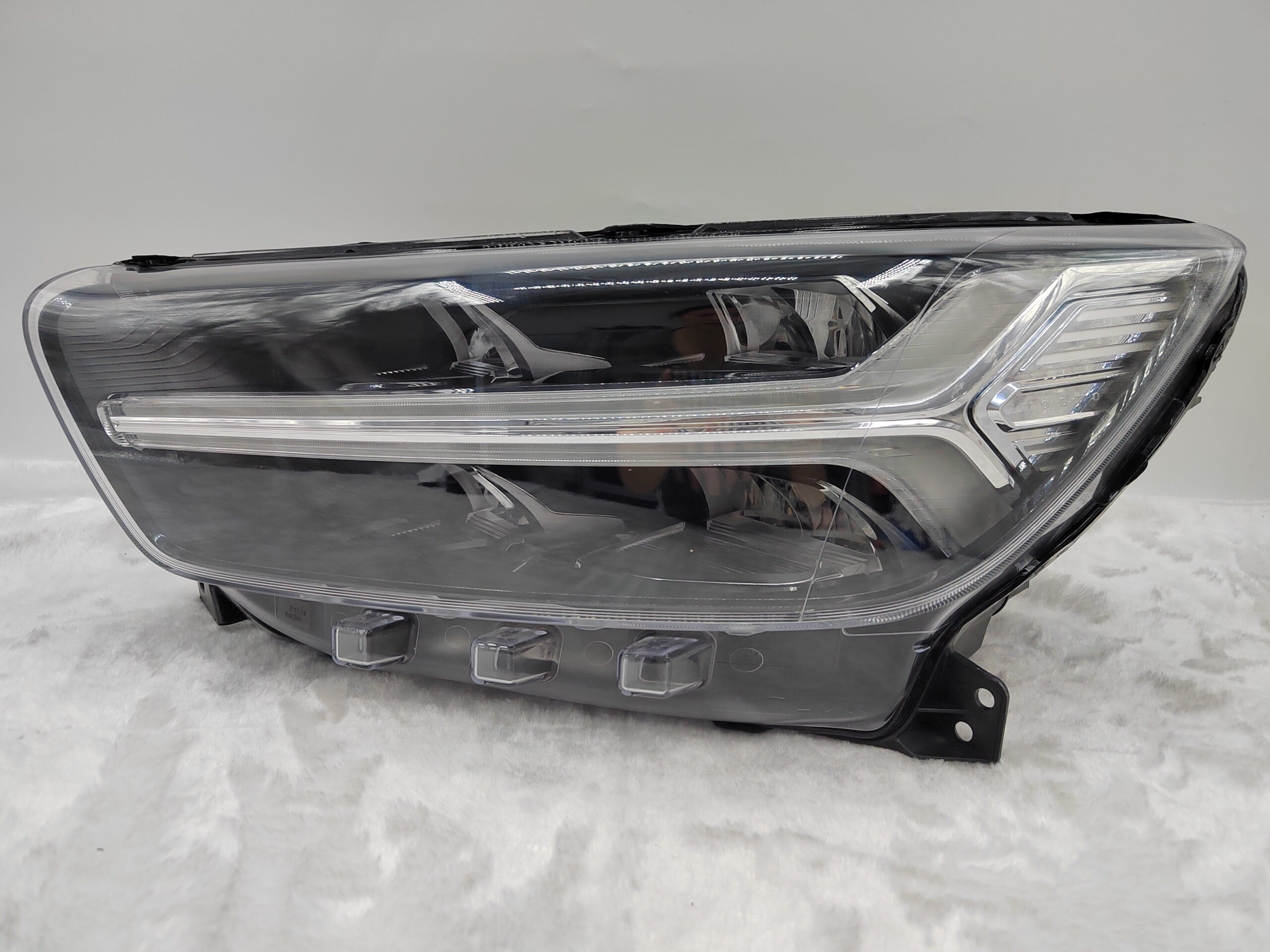 VOLVO XC40 2017-2022 LED L.H.S HEADLIGHT ASSEMBLY