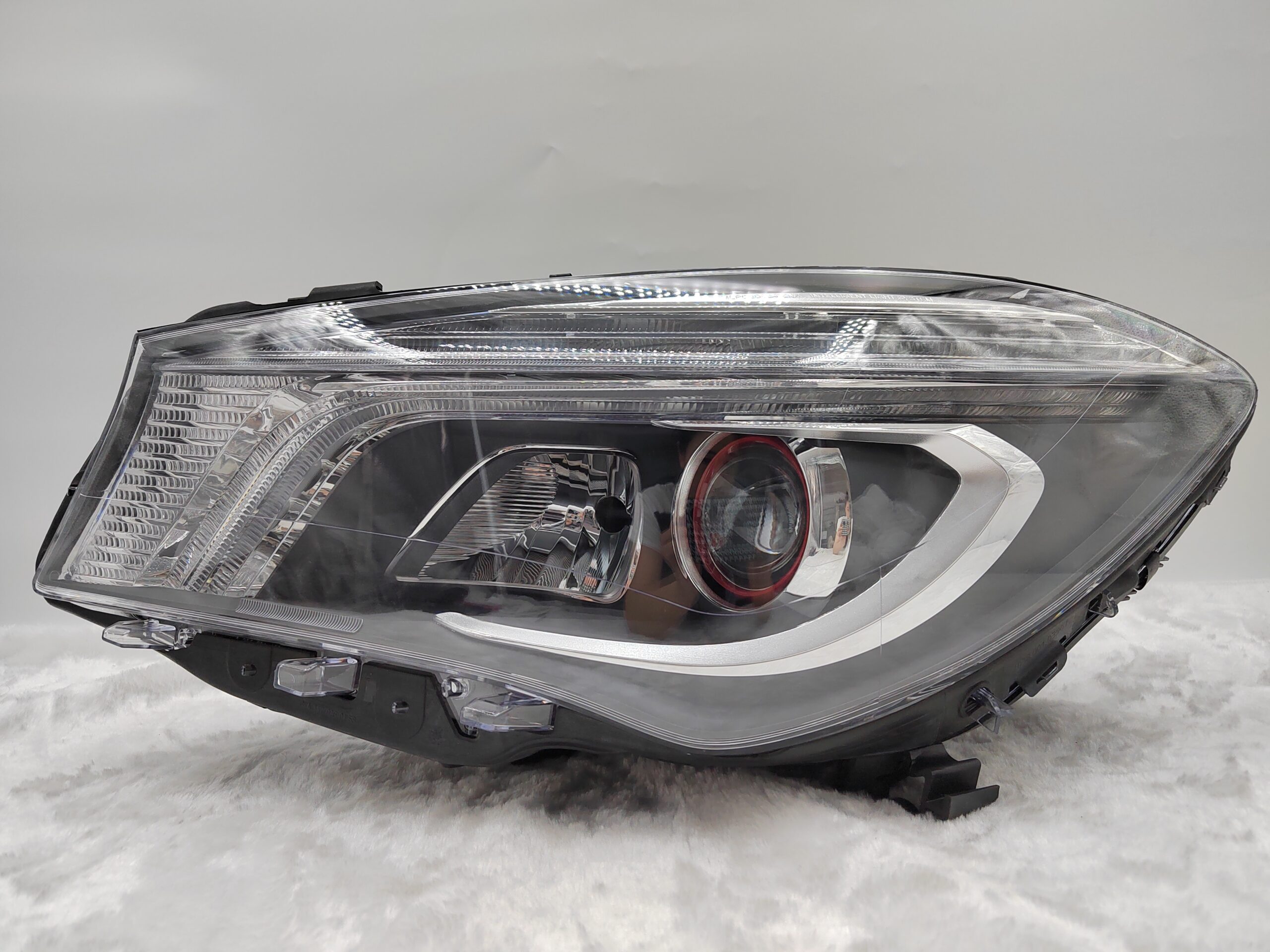 MERCEDES-BENZ CLA-CLASS W117 CLA250 2012-2015 XENON L.H.S HEADLIGHT ASSEMBLY