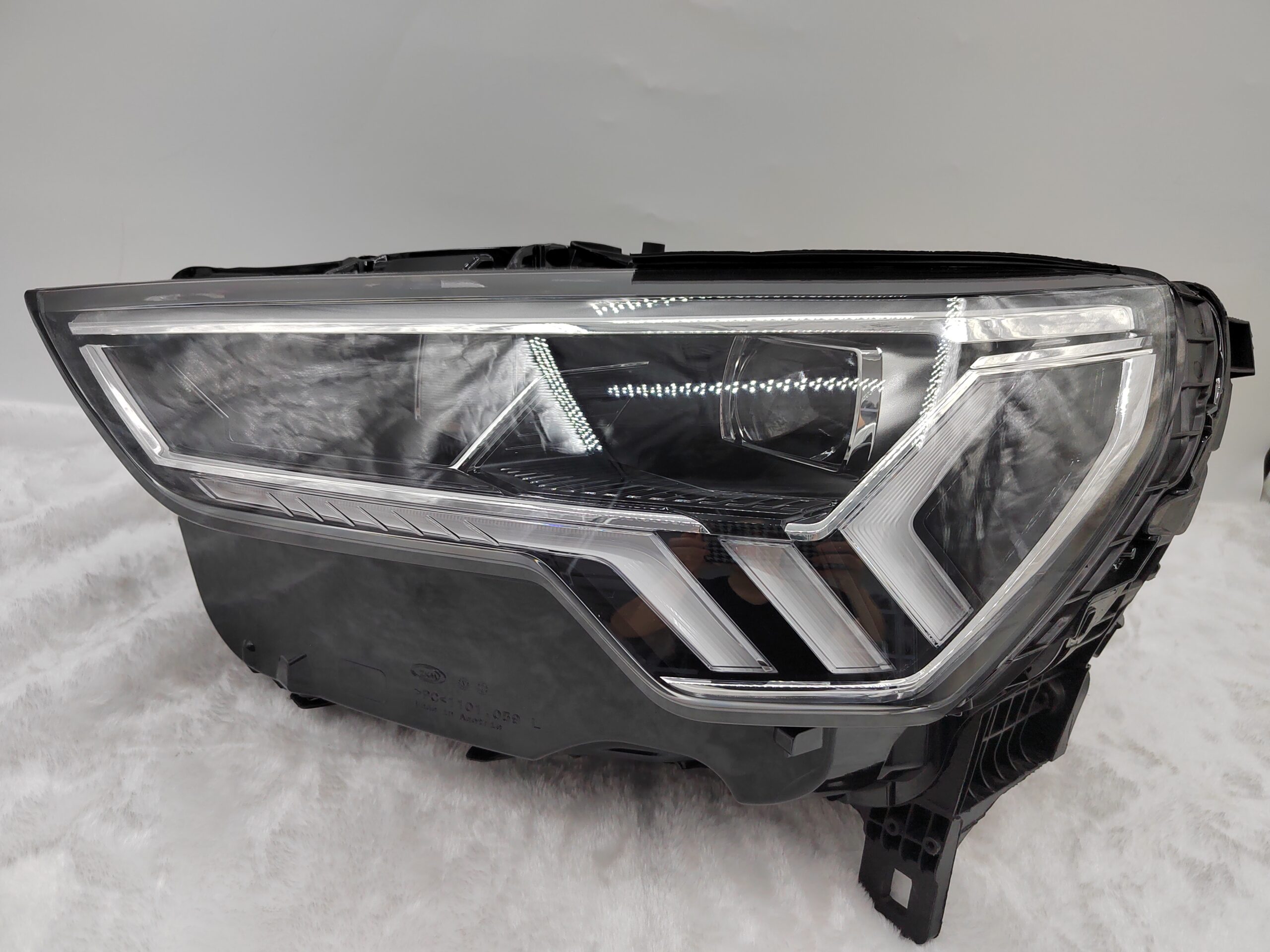 AUDI Q3 83A 2019-2023 LED L.H.S HEADLIGHT ASSEMBLY