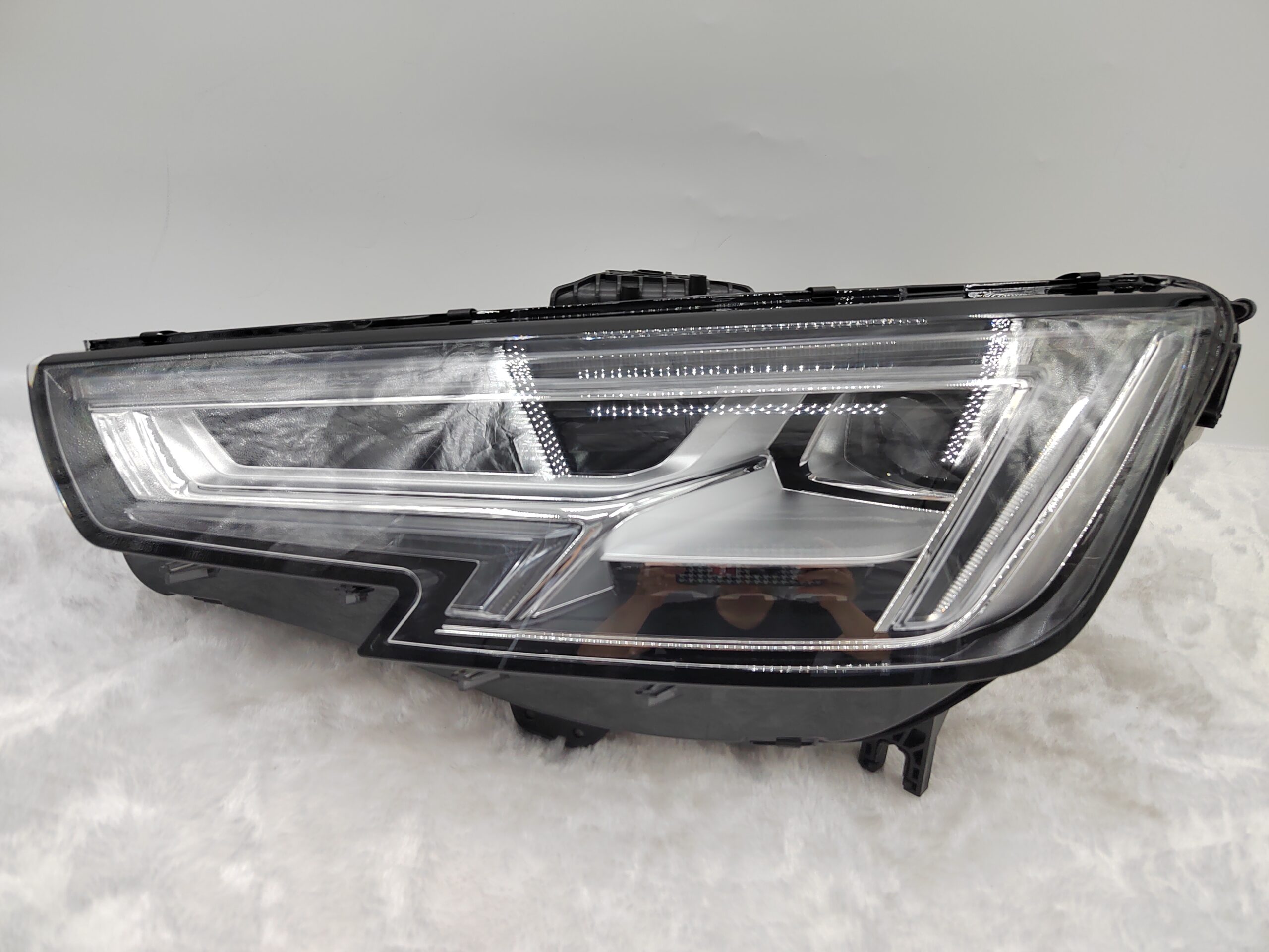 AUDI A4 2015-2019 LED L.H.S HEADLIGHT ASSEMBLY