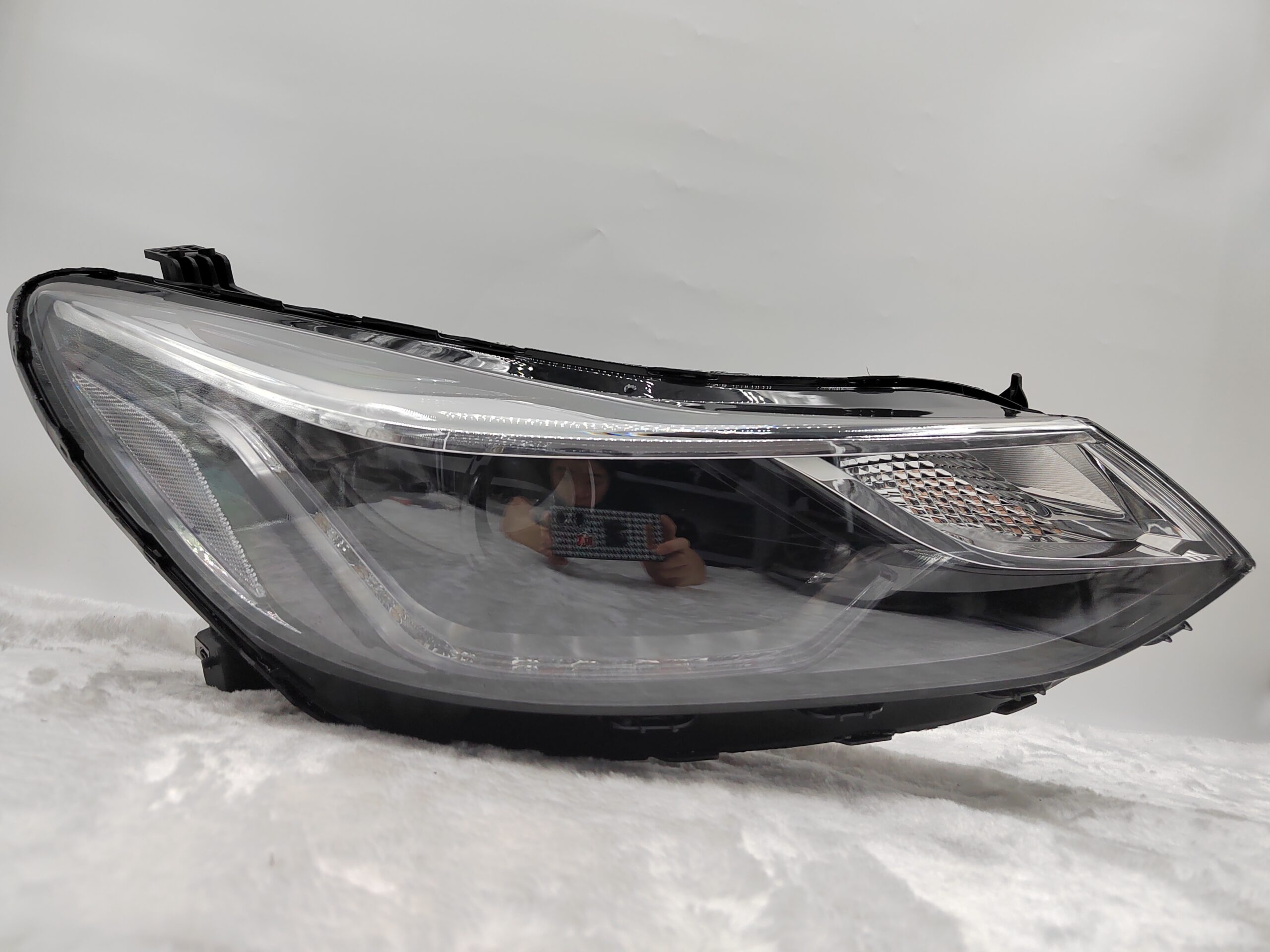 HOLDEN CRUZE 2021-2022 HALOGEN R.H.S HEADLIGHT ASSEMBLY