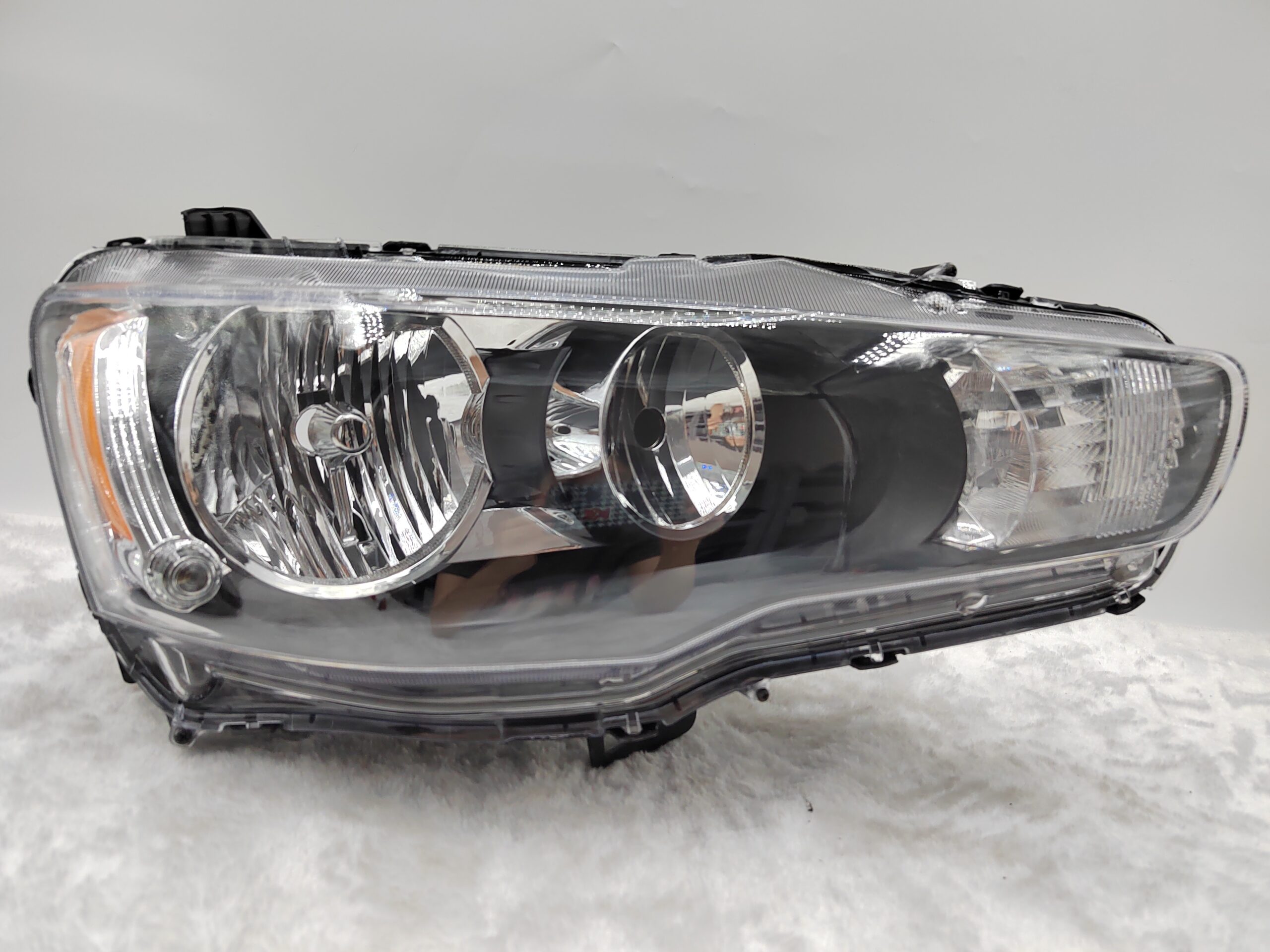 MITSUBISHI LANCER 2008-2018 HALOGEN R.H.S HEADLIGHT ASSEMBLY