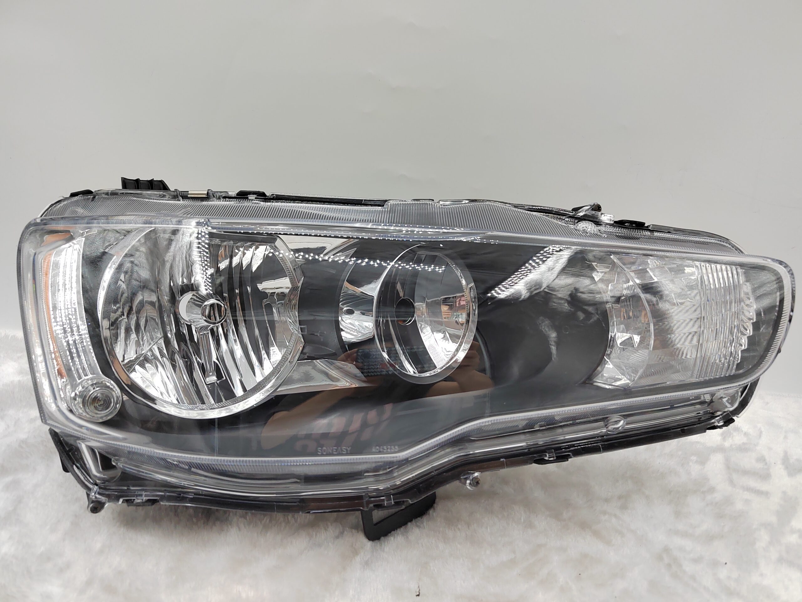 MITSUBISHI LANCER 2008-2018 HALOGEN R.H.S HEADLIGHT ASSEMBLY