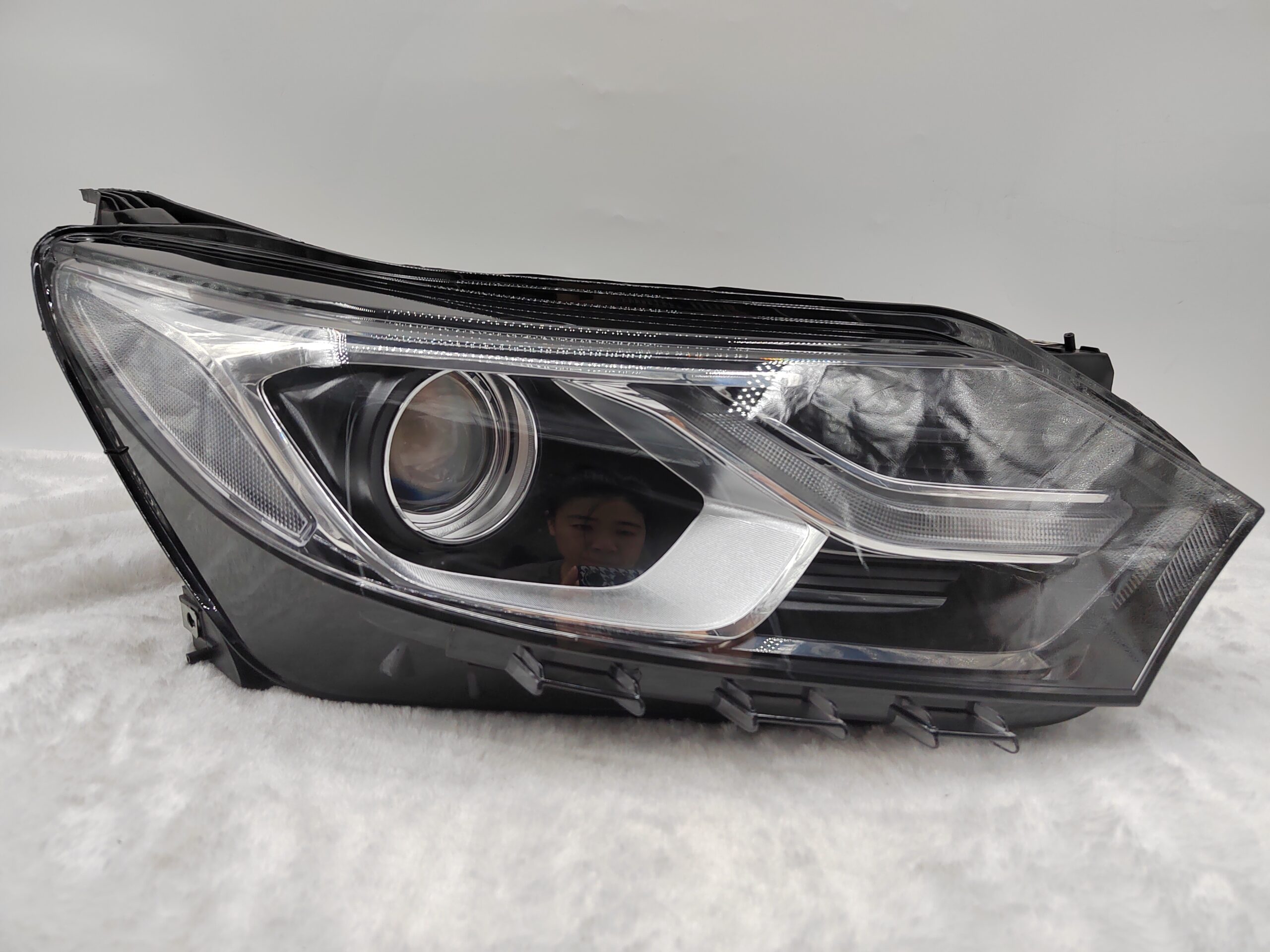 HOLDEN EQUINOX 2018-2020 HALOGEN R.H.S HEADLIGHT ASSEMBLY