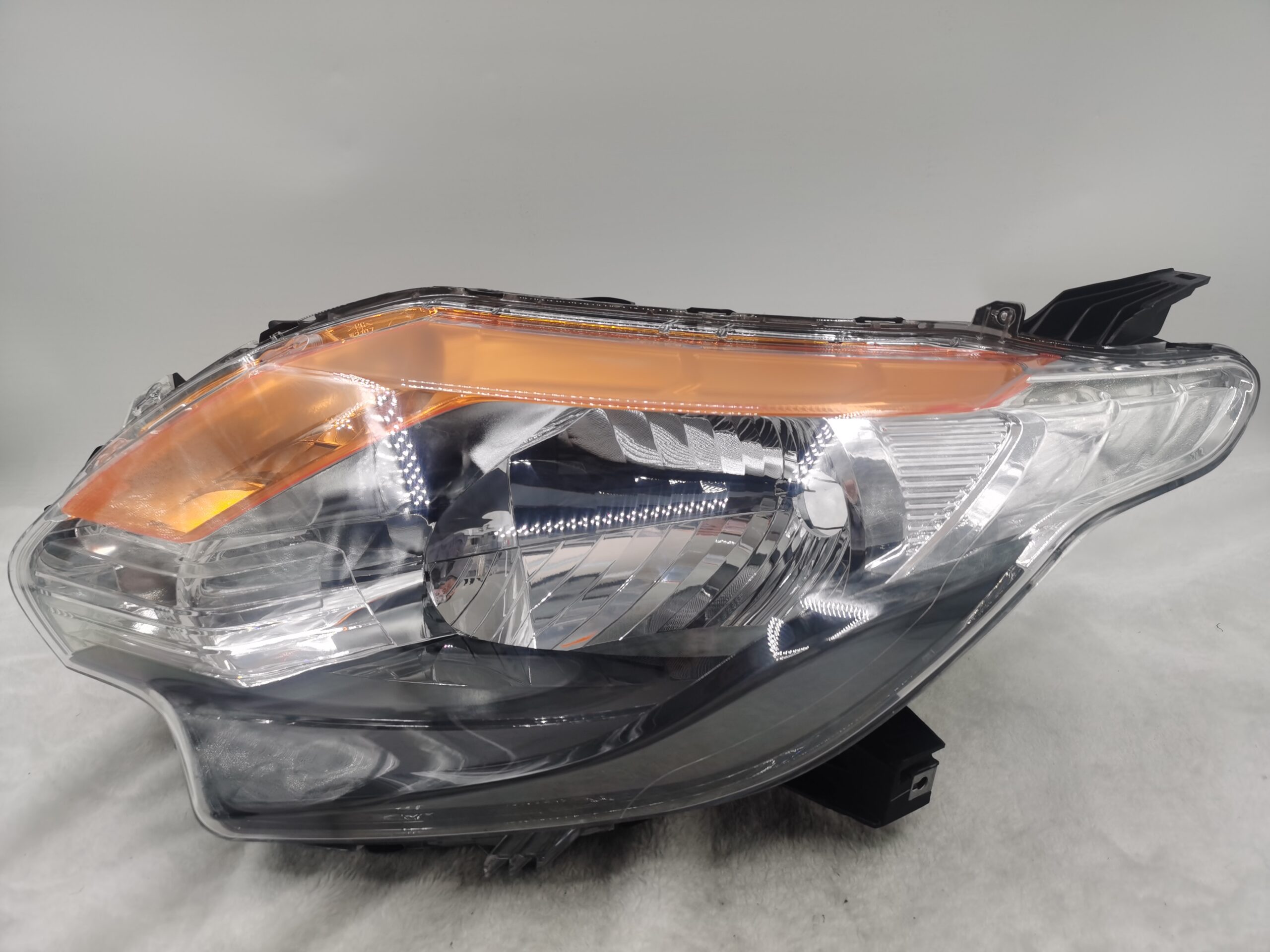 MITSUBISHI TRITON L200 2015-2018 HALOGEN L.H.S HEADLIGHT ASSEMBLY