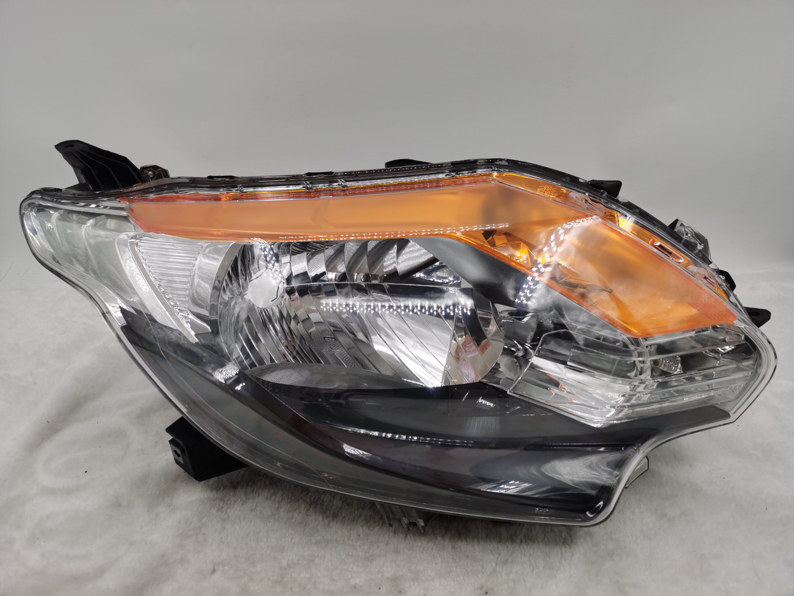 MITSUBISHI TRITON L200 2015-2018 HALOGEN R.H.S HEADLIGHT ASSEMBLY