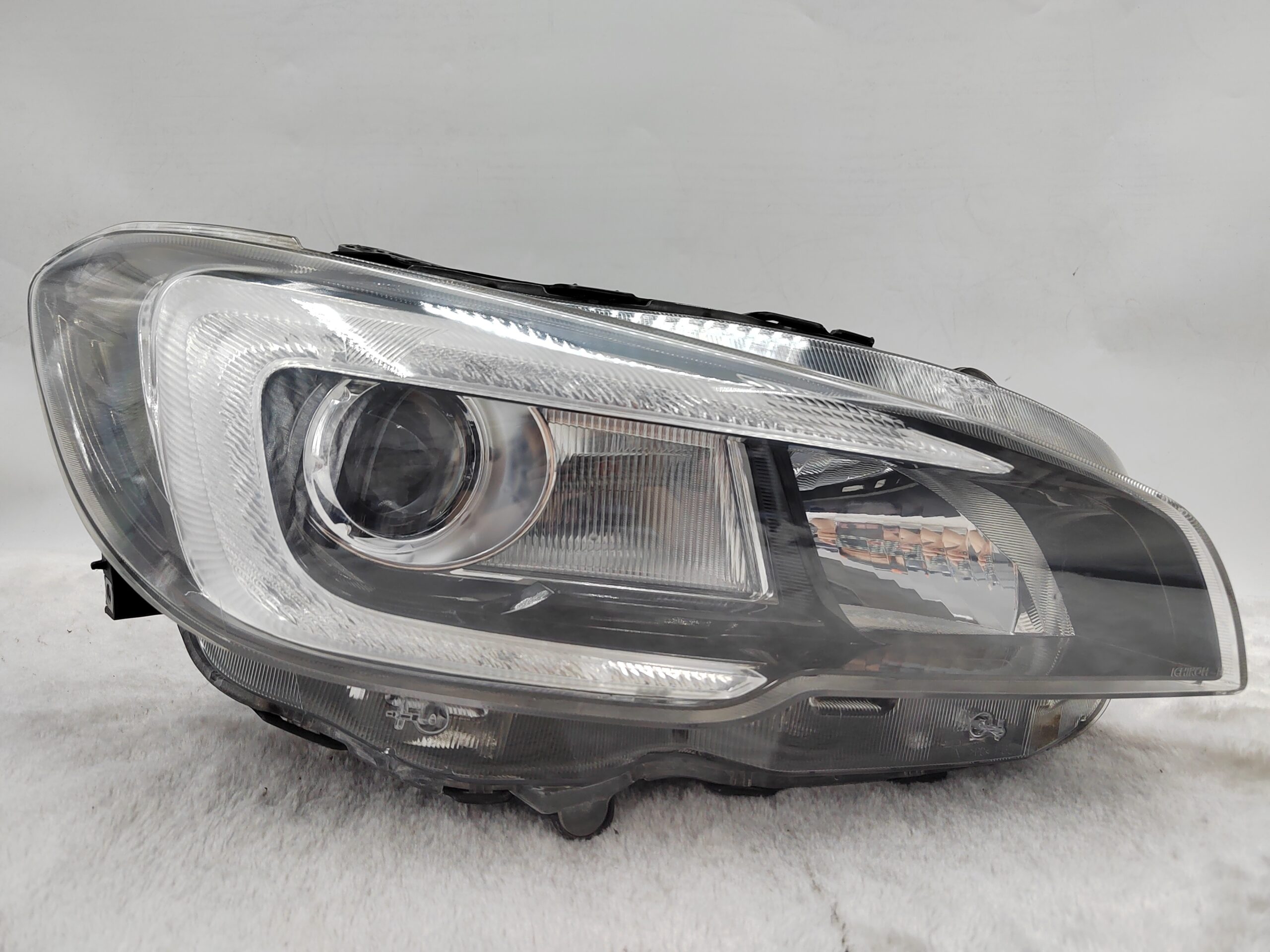 SUBARU WRX LEVORG 2015-2017 LEN LED R.H.S HEADLIGHT ASSEMBLY