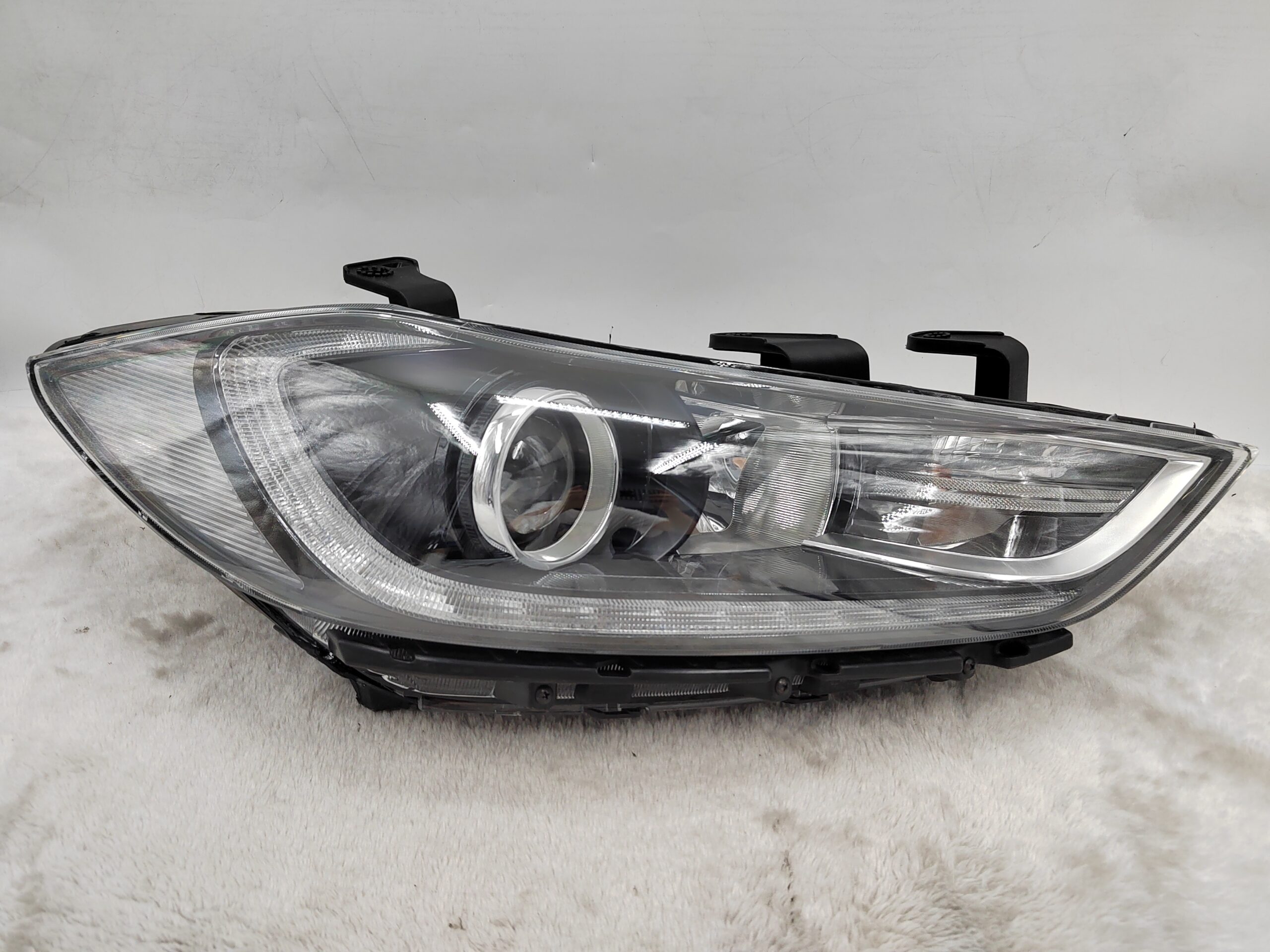 HYUNDAI ELANTRA AD 2017-2018 HALOGEN R.H.S HEADLIGHT ASSEMBLY