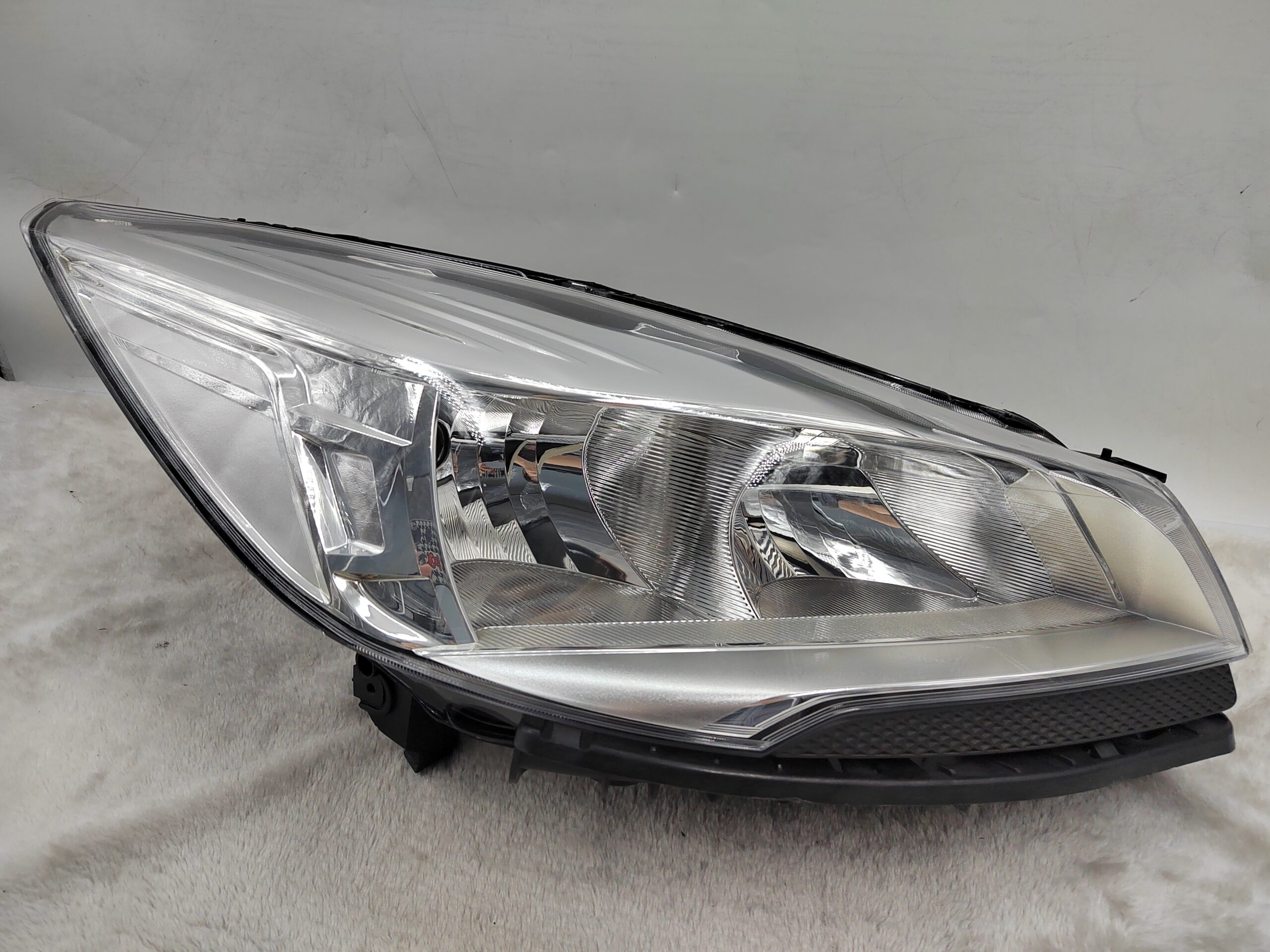 FORD ESCAPE(KUGA) MK2 2013-2016 HALOGEN R.H.S HEADLIGHT ASSEMBLY