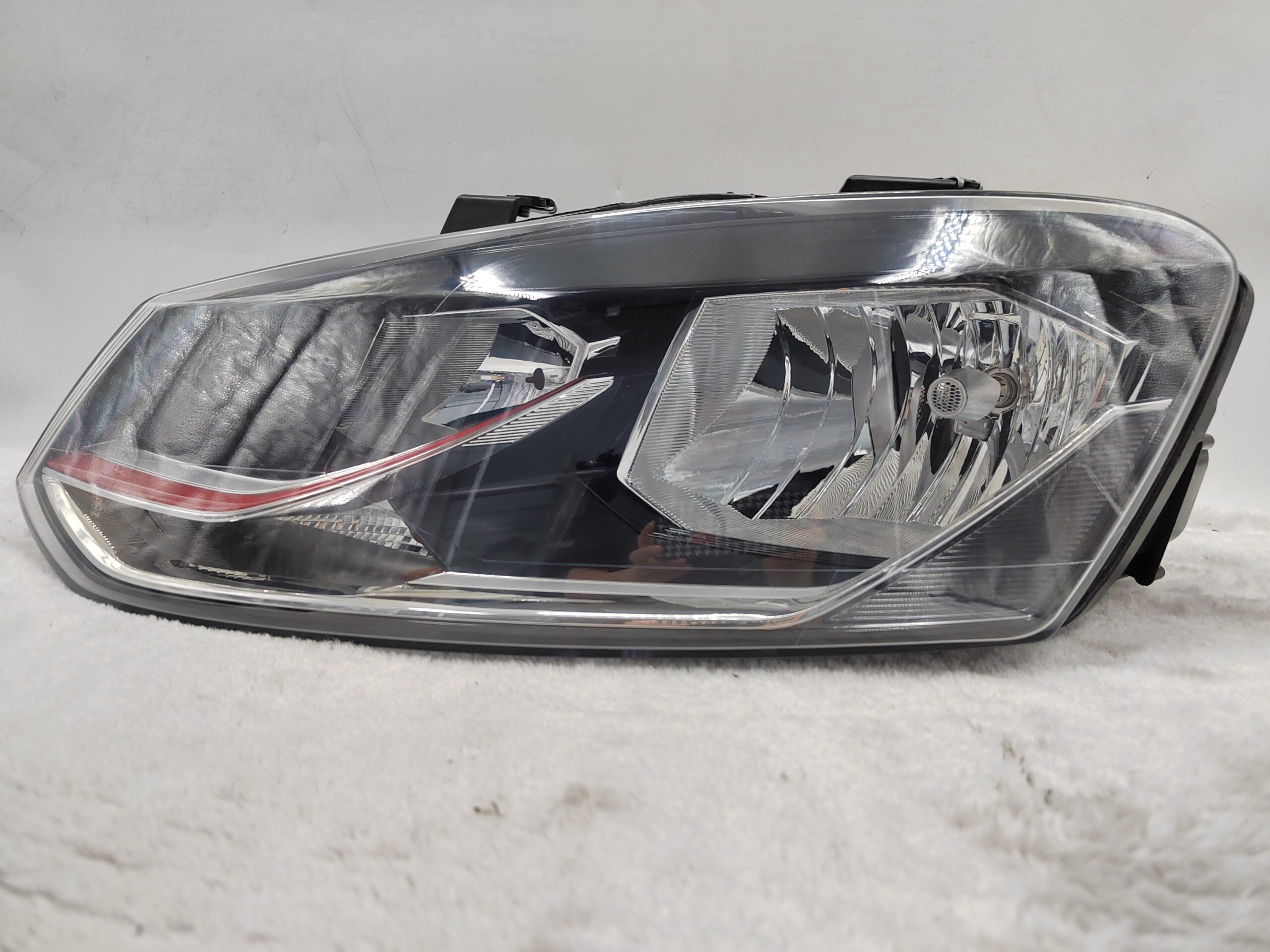 VOLKSWAGEN POLO 2014-2017 HALOGEN L.H.S HEADLIGHT ASSEMBLY