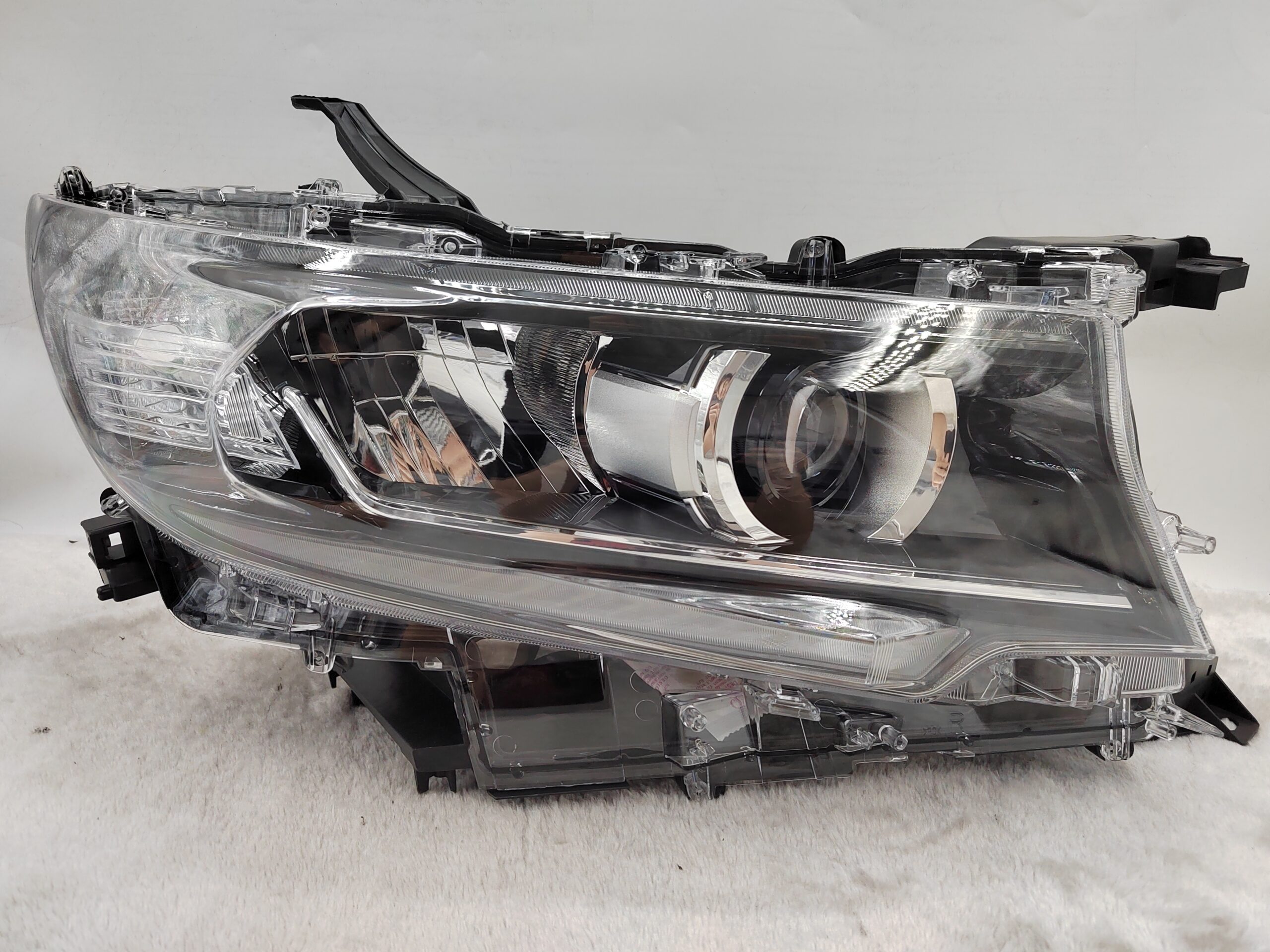 TOYOTA LANDCRUISER PRADO 150 GDJ150R 2018-2022 LED R.H.S HEADLIGHT ASSEMBLY