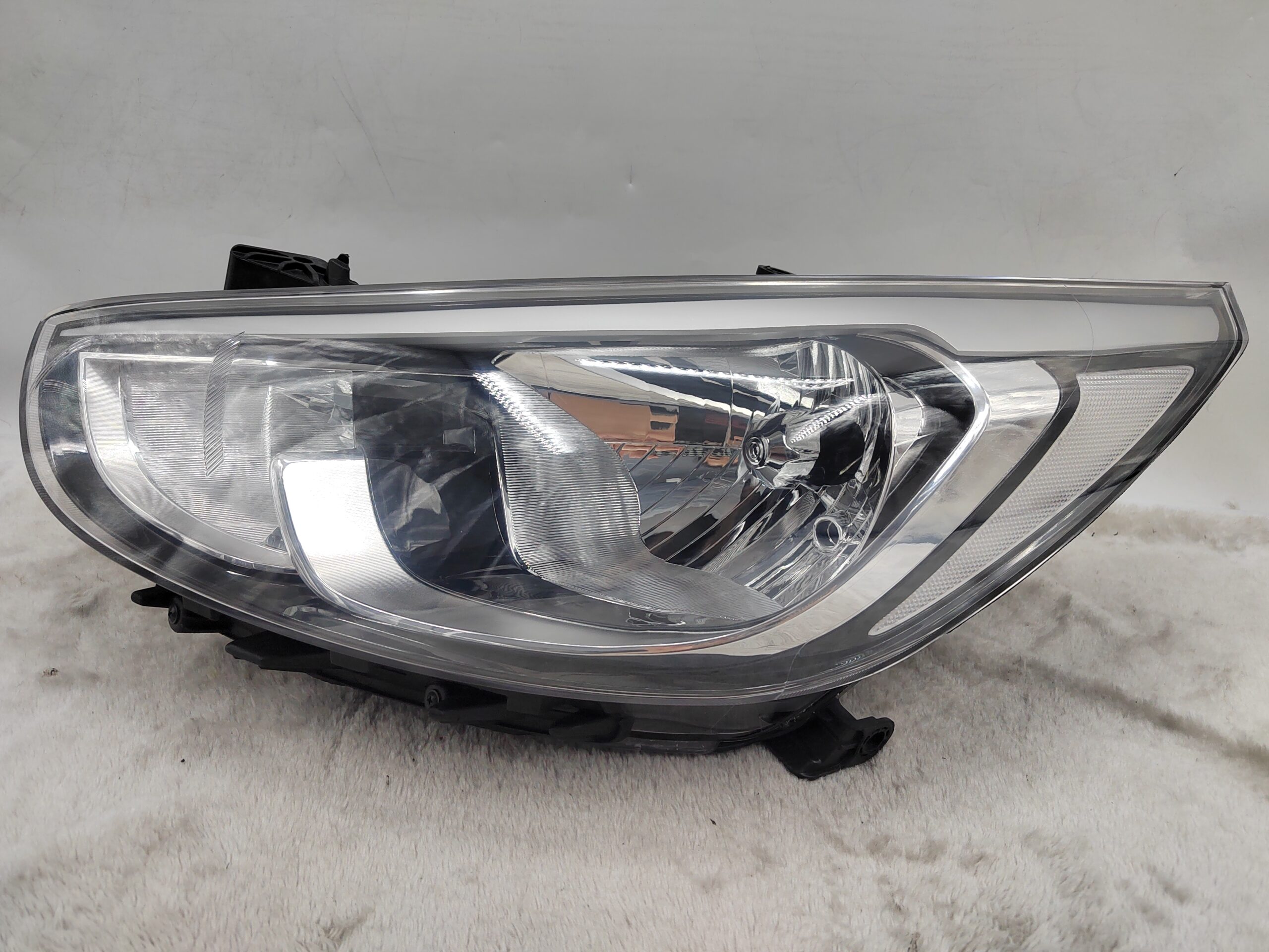 HYUNDAI ACCENT RB 2015-2017 HALOGEN L.H.S HEADLIGHT ASSEMBLY