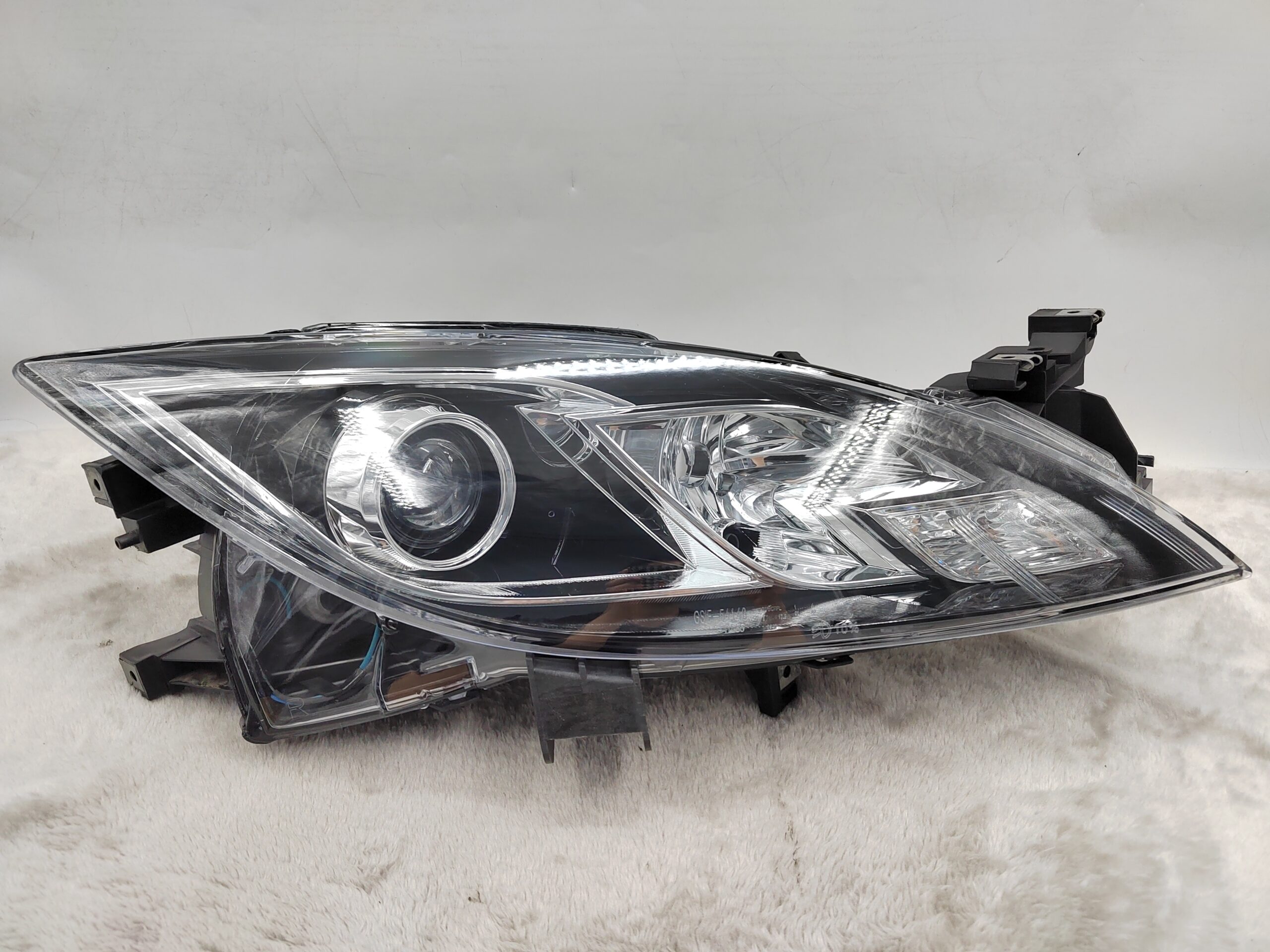 MAZDA 6 2009-2012 XENON R.H.S HEADLIGHT ASSEMBLY