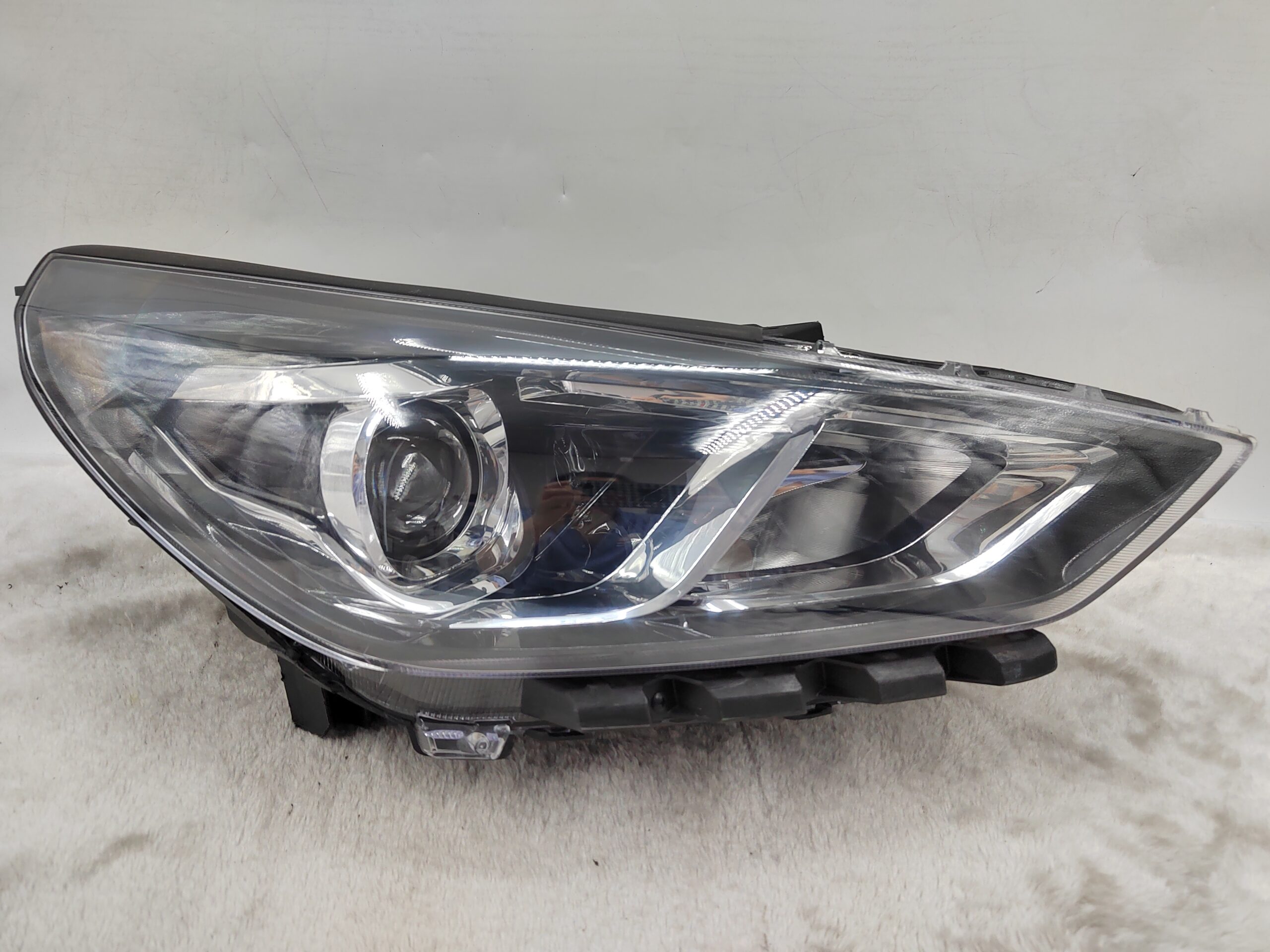 HYUNDAI I30 HATCH 2020-2023 HALOGEN R.H.S HEADLIGHT ASSEMBLY