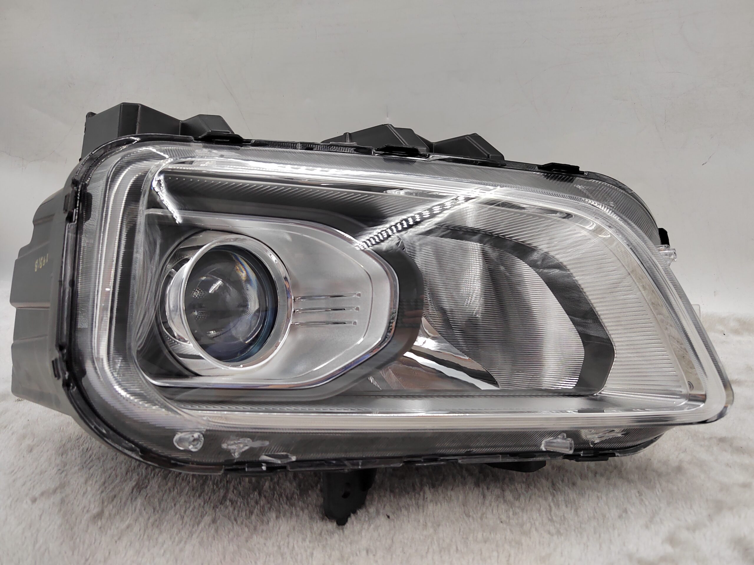 HYUNDAI KONA 2017-2020 HALOGEN R.H.S HEADLIGHT ASSEMBLY