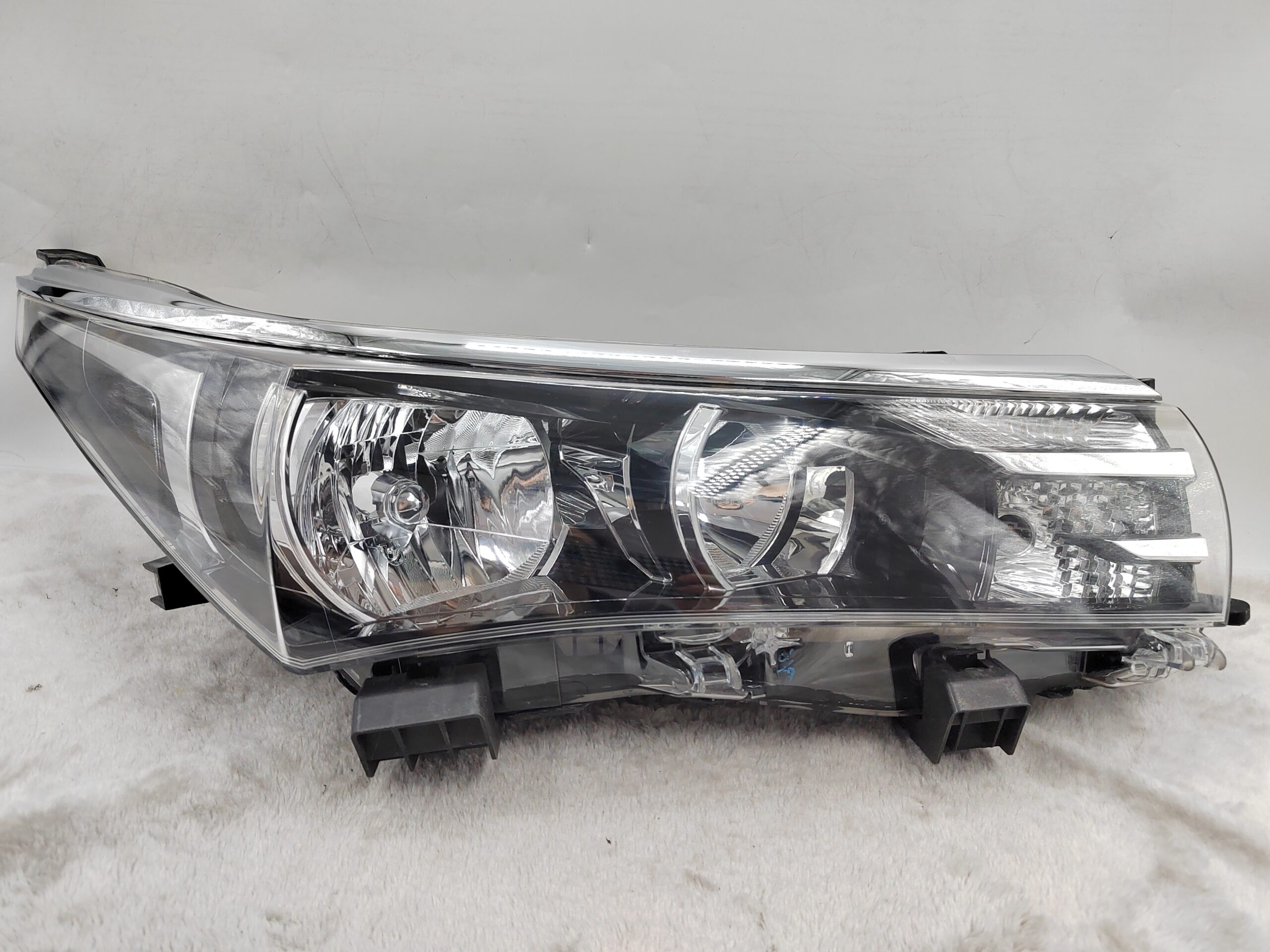 TOYOTA COROLLA 2014-2016 HALOGEN R.H.S HEADLIGHT ASSEMBLY