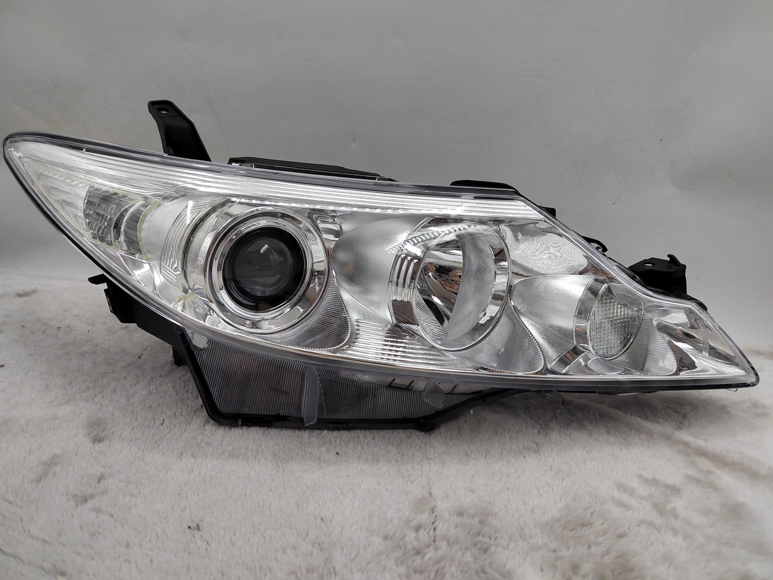 TOYOTA TARAGO/PREVIA ESTIMA 2009-2019 HALOGEN R.H.S HEADLIGHT ASSEMBLY