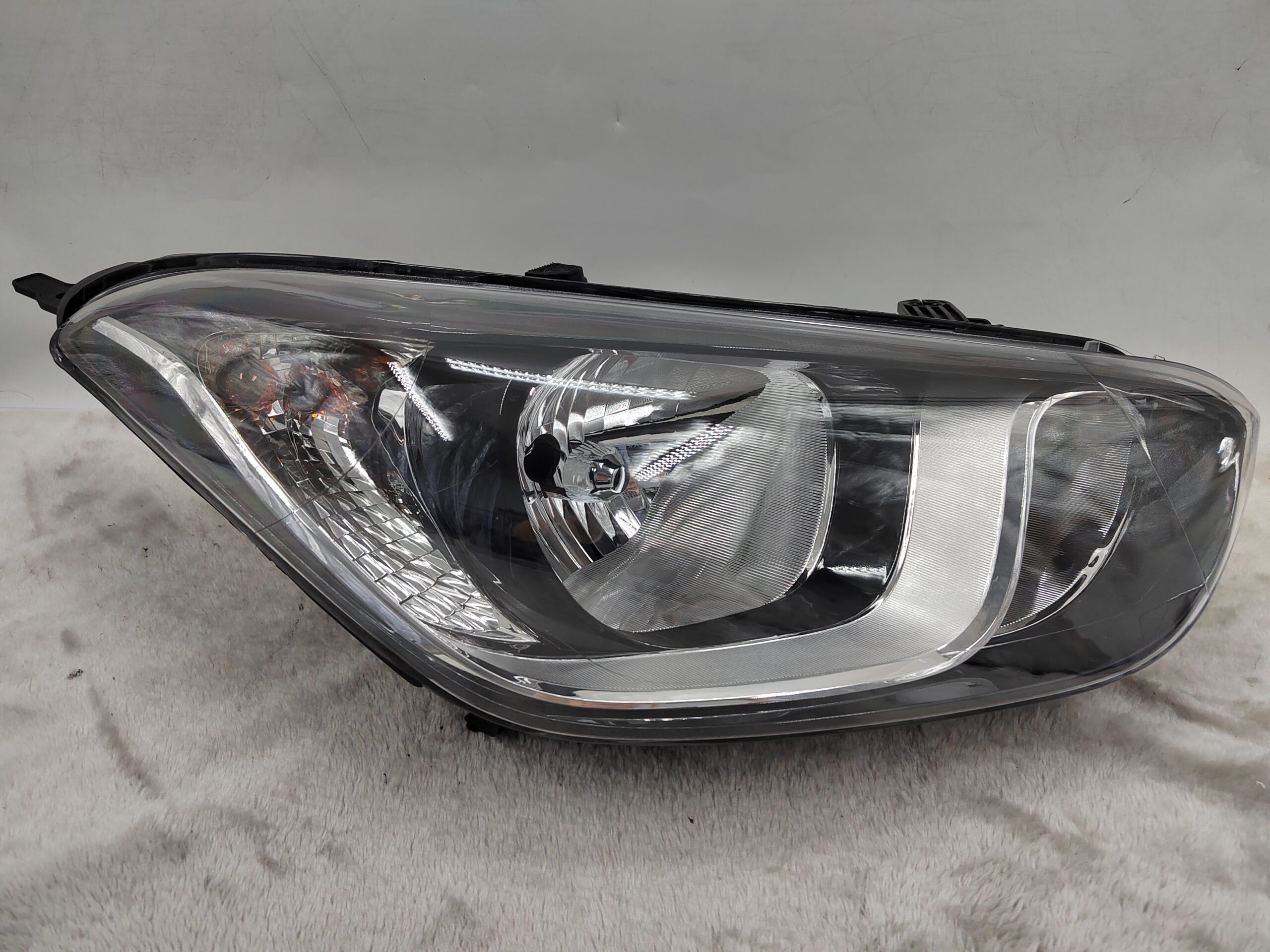 HYUNDAI I20 2012-2014 HALOGEN R.H.S HEADLIGHT ASSEMBLY