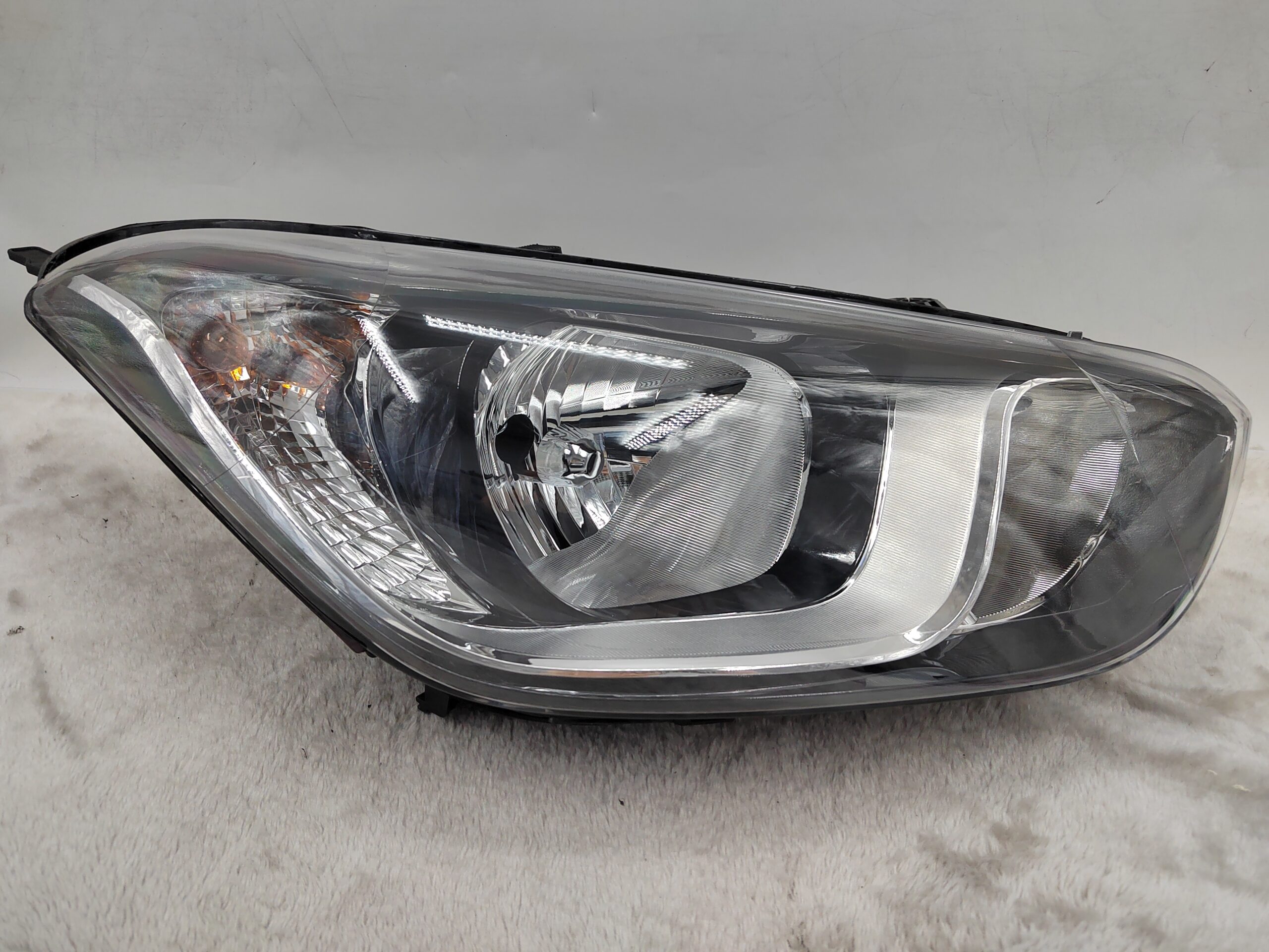 HYUNDAI I20 2012-2014 HALOGEN R.H.S HEADLIGHT ASSEMBLY