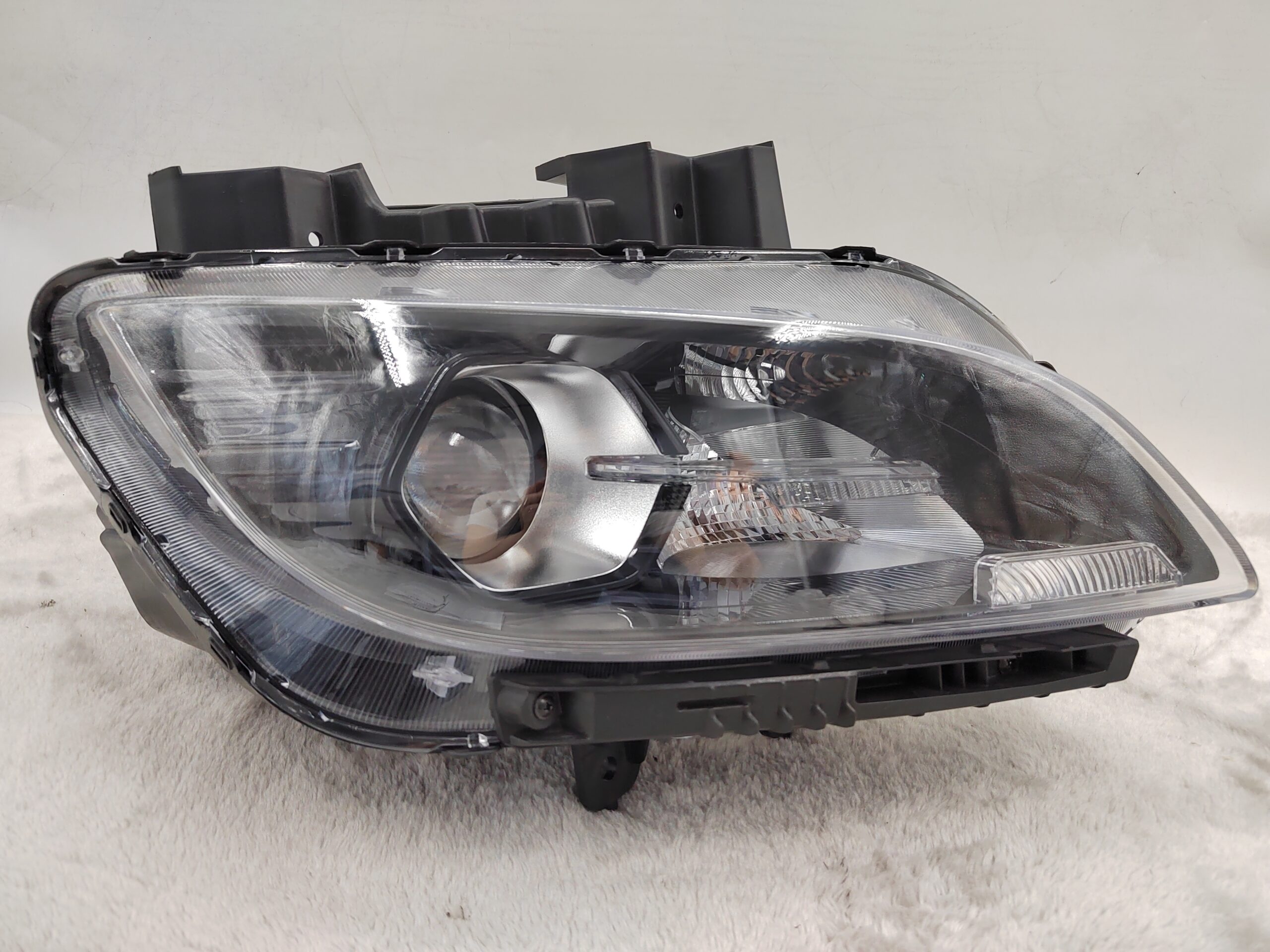 HYUNDAI KONA 2021-2023 HALOGEN R.H.S HEADLIGHT ASSEMBLY