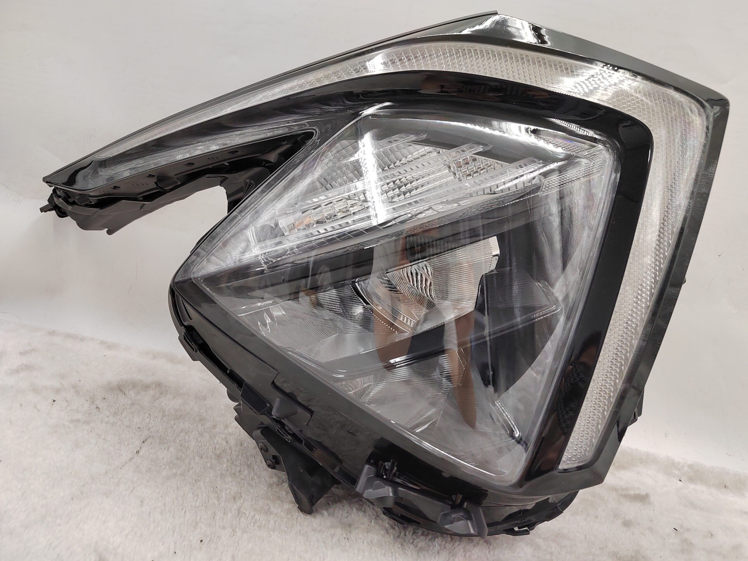 KIA SPORTAGE 2022-2024 LED R.H.S HEADLIGHT ASSEMBLY