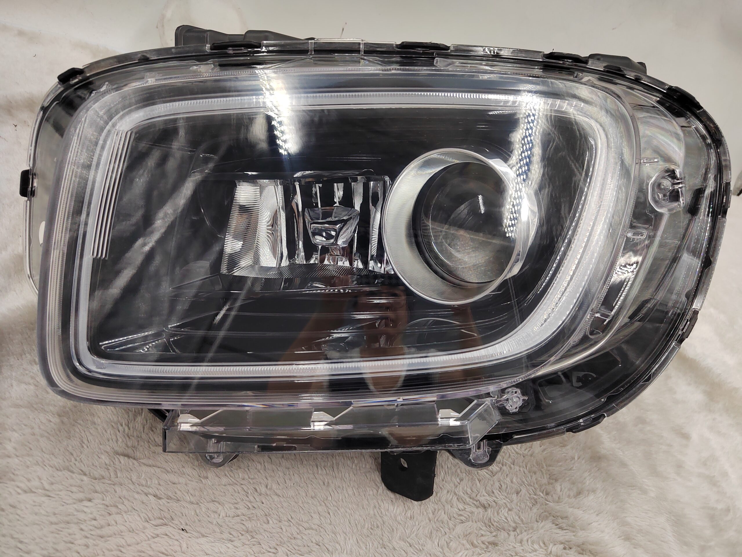 HYUNDAI VENUE 2019-2023 HALOGEN L.H.S HEADLIGHT ASSEMBLY