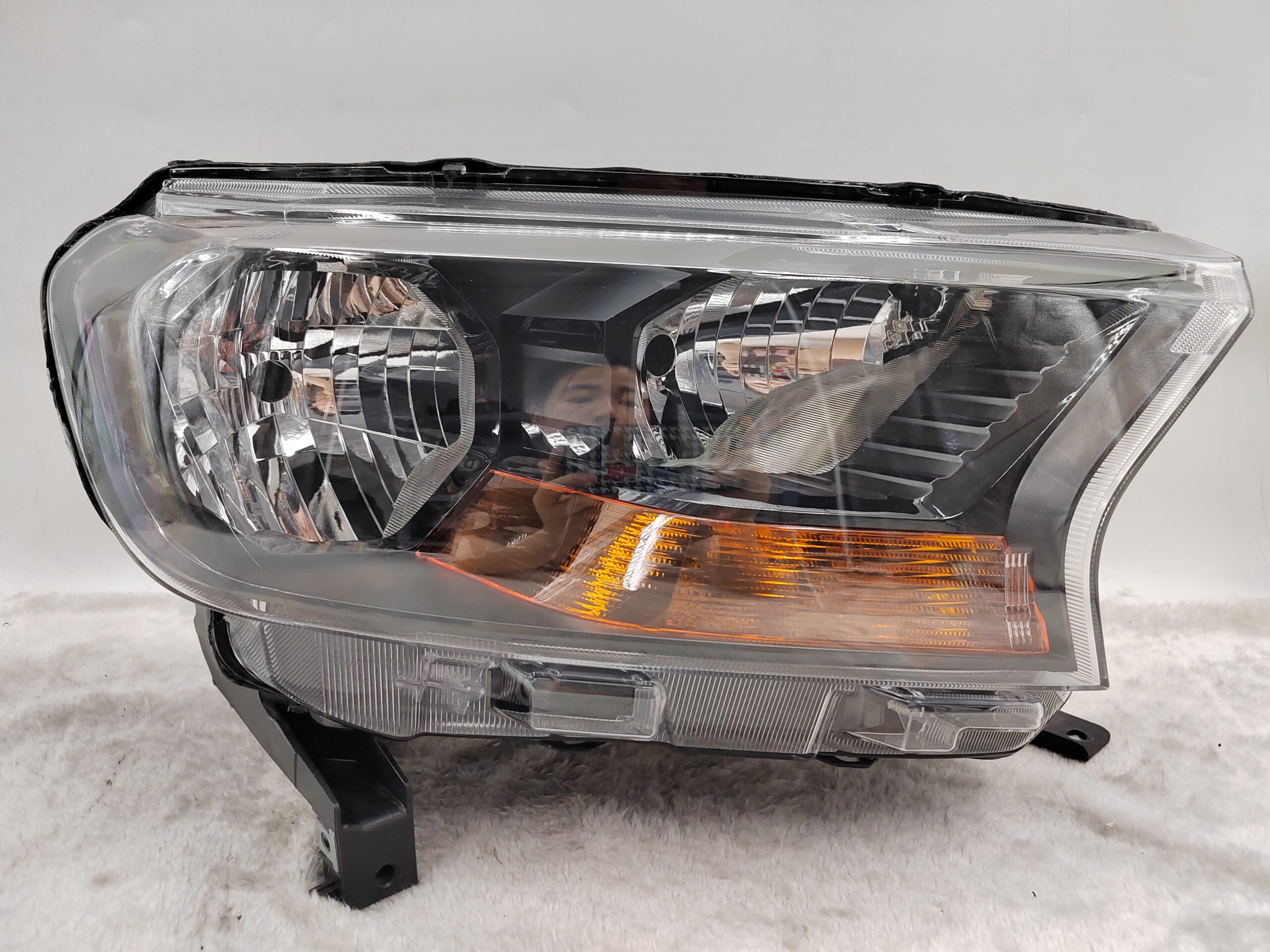 FORD EVEREST RANGER 2015-2019 HALOGEN R.H.S HEADLIGHT ASSEMBLY