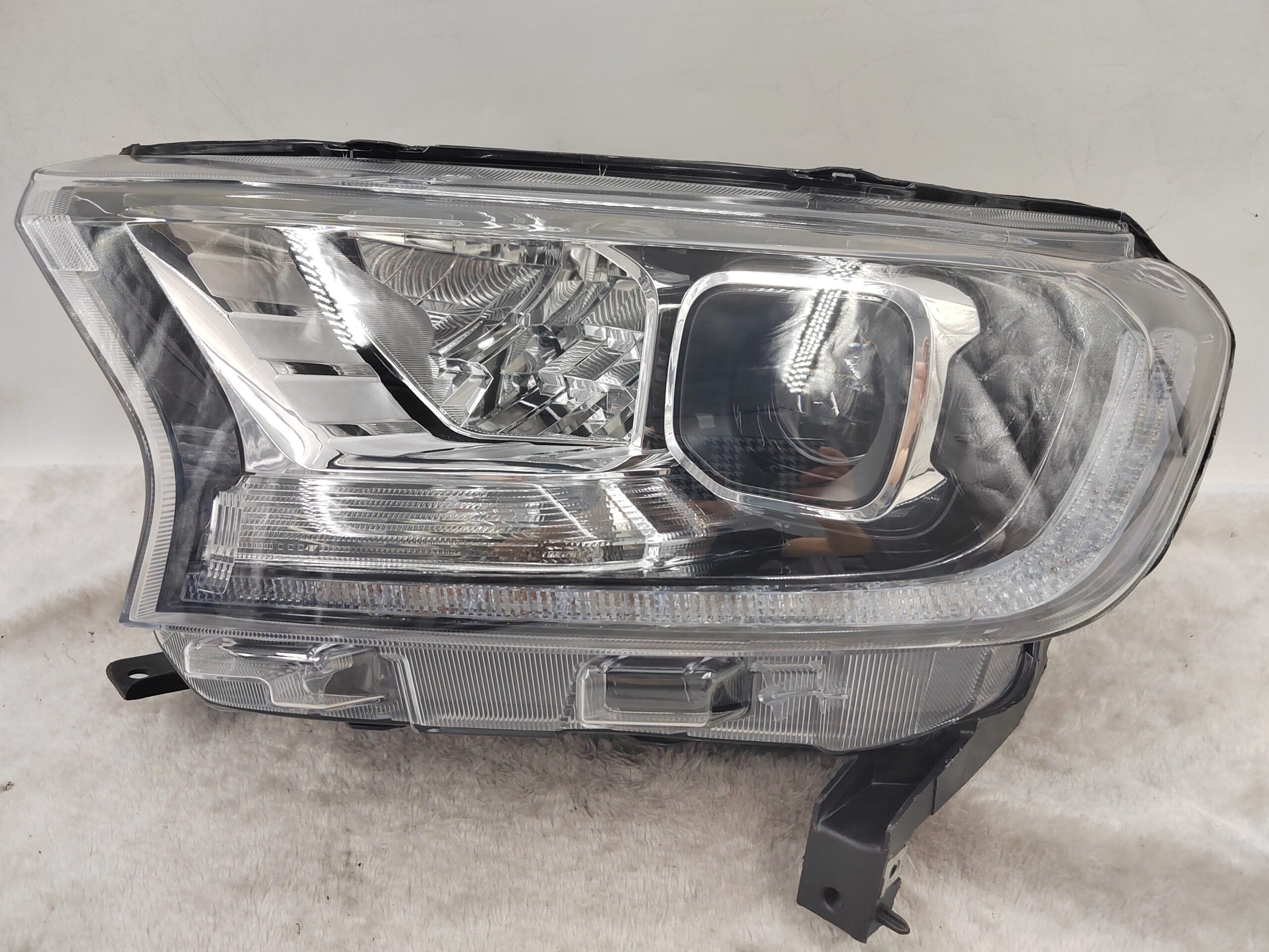 FORD EVEREST RANGER 2020-2021 LED L.H.S HEADLIGHT ASSEMBLY