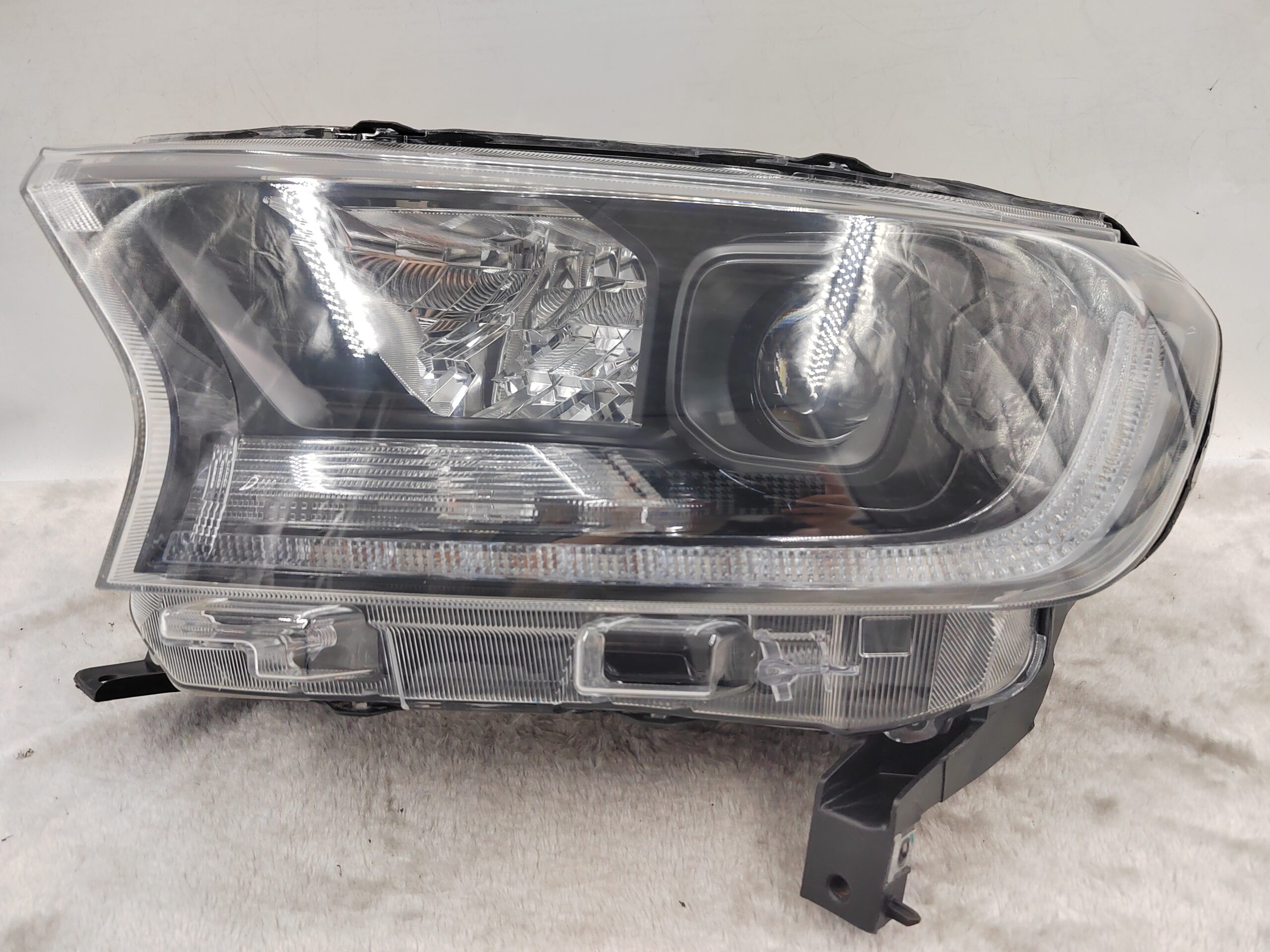 FORD EVEREST RANGER 2020-2021 LED L.H.S HEADLIGHT ASSEMBLY