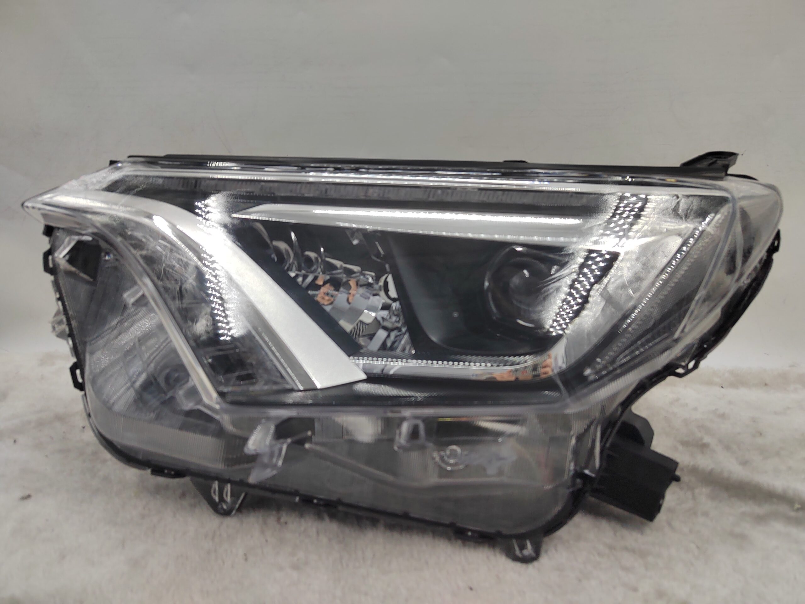 TOYOTA RAV4 4.5 XA40 2016-2018 LED L.H.S HEADLIGHT ASSEMBLY