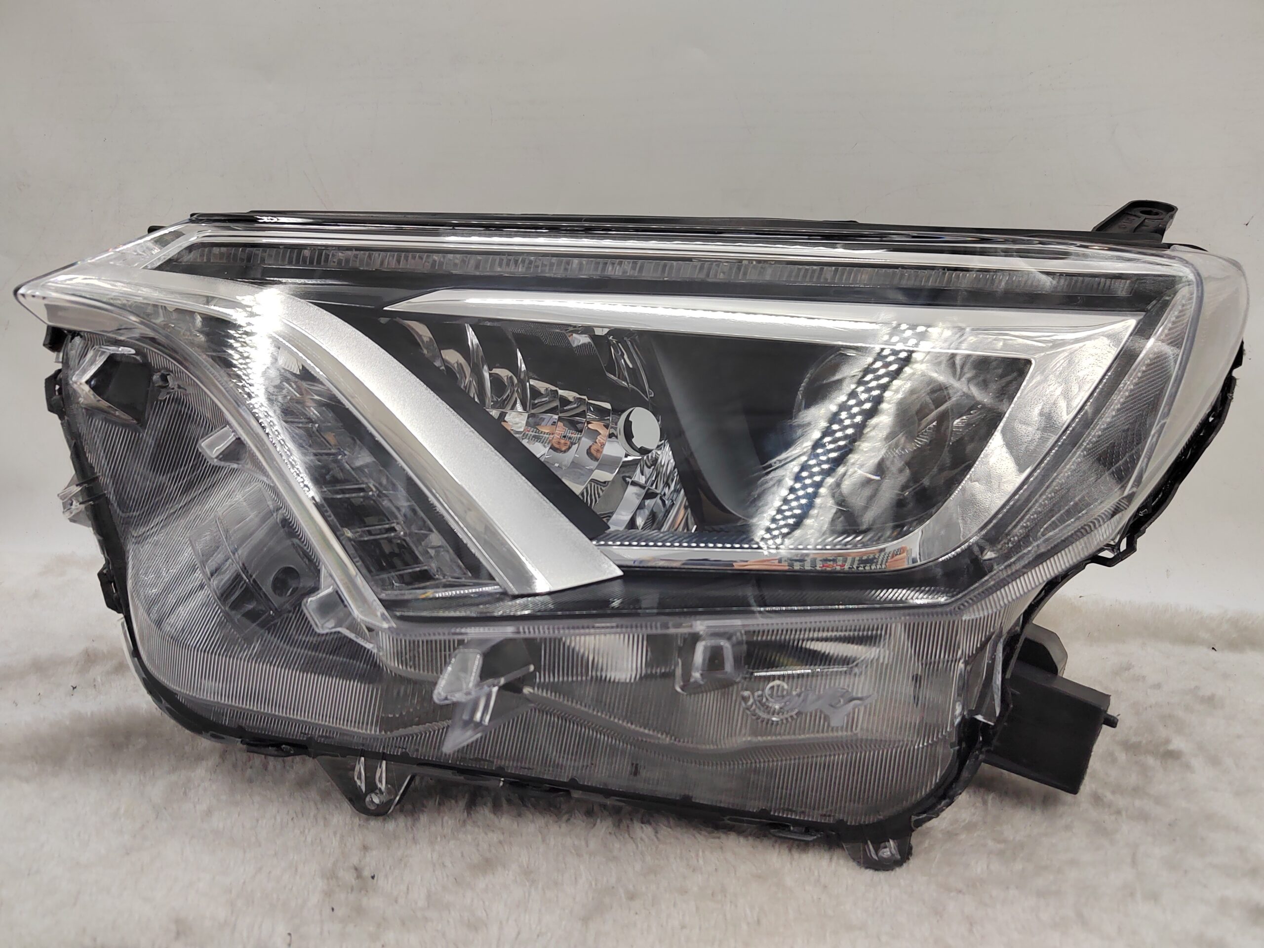 TOYOTA RAV4 4.5 XA40 2016-2018 LED L.H.S HEADLIGHT ASSEMBLY