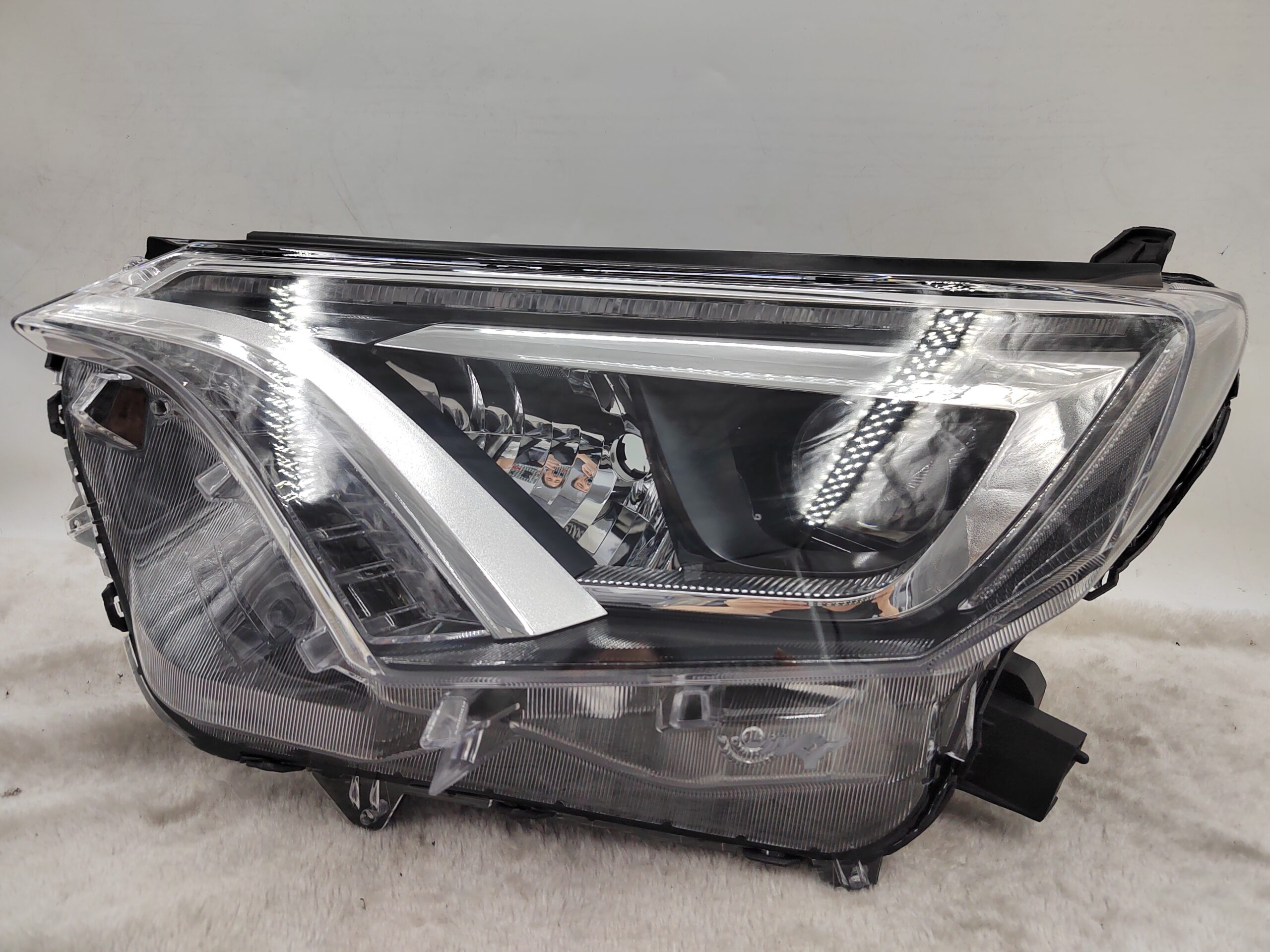 TOYOTA RAV4 4.5 XA40 2016-2018 LED L.H.S HEADLIGHT ASSEMBLY