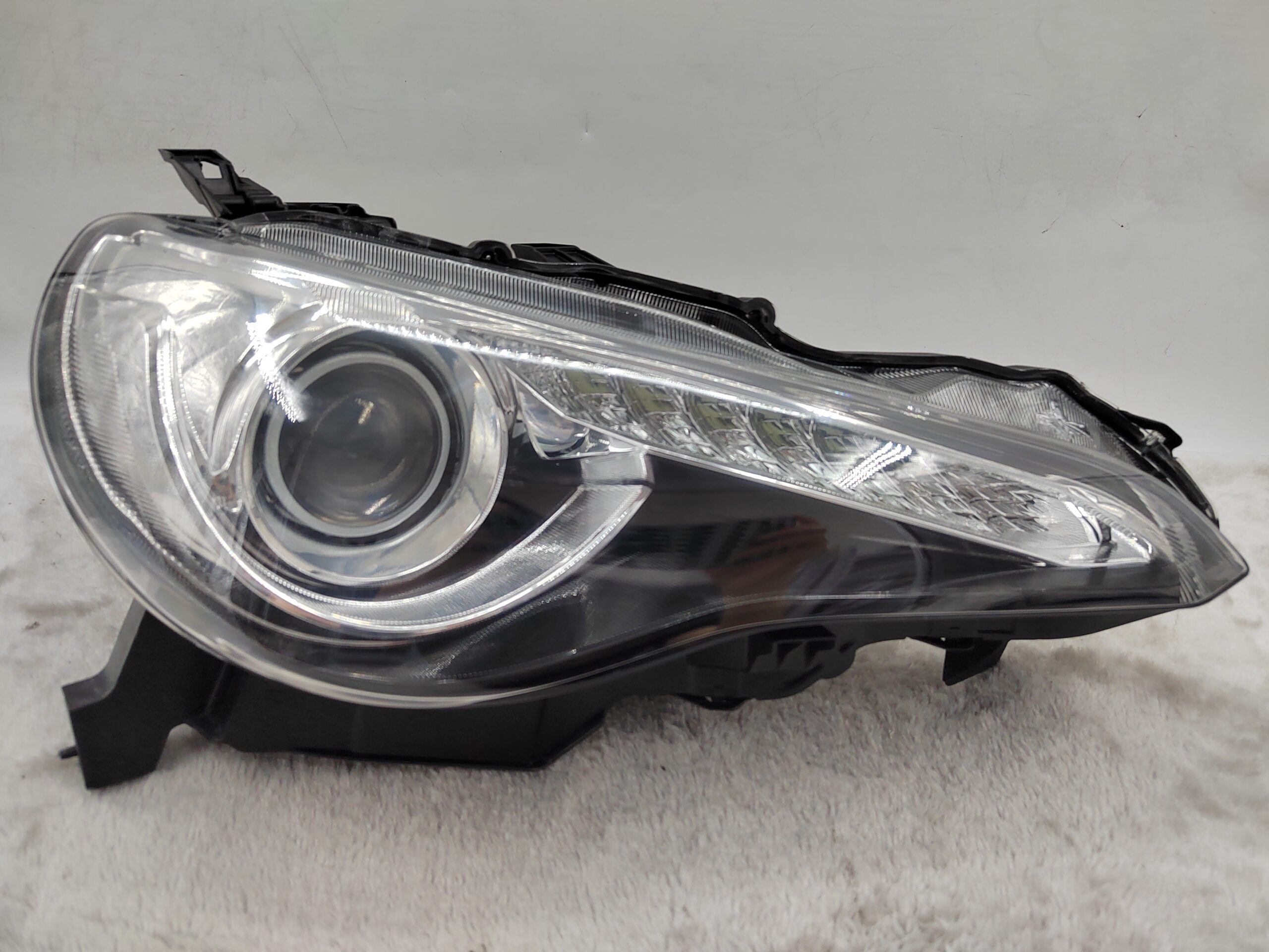 TOYOTA GT86 ZN6 2012-2016 XENON R.H.S HEADLIGHT ASSEMBLY