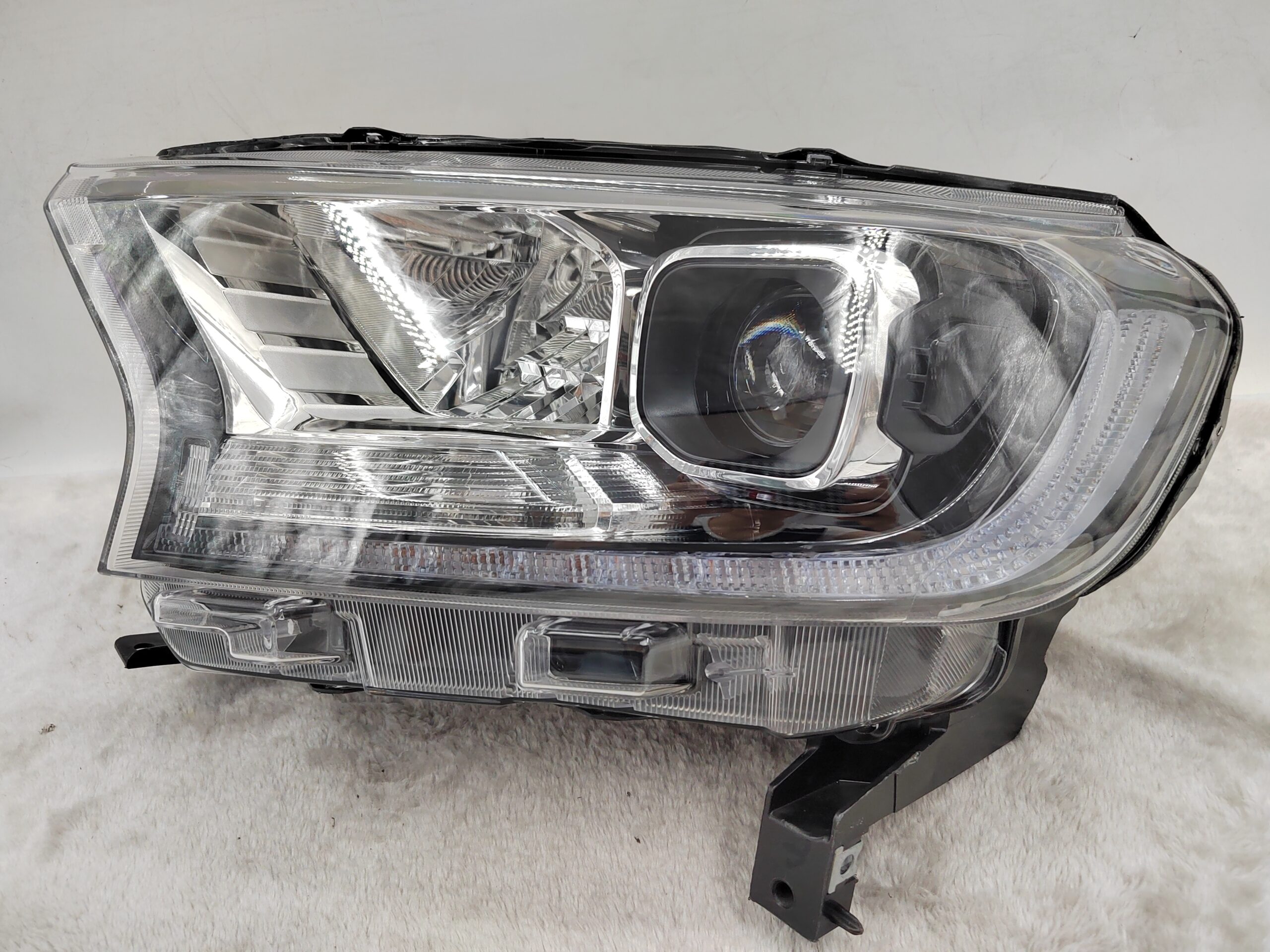 FORD EVEREST RANGER 2020-2021 LED L.H.S HEADLIGHT ASSEMBLY