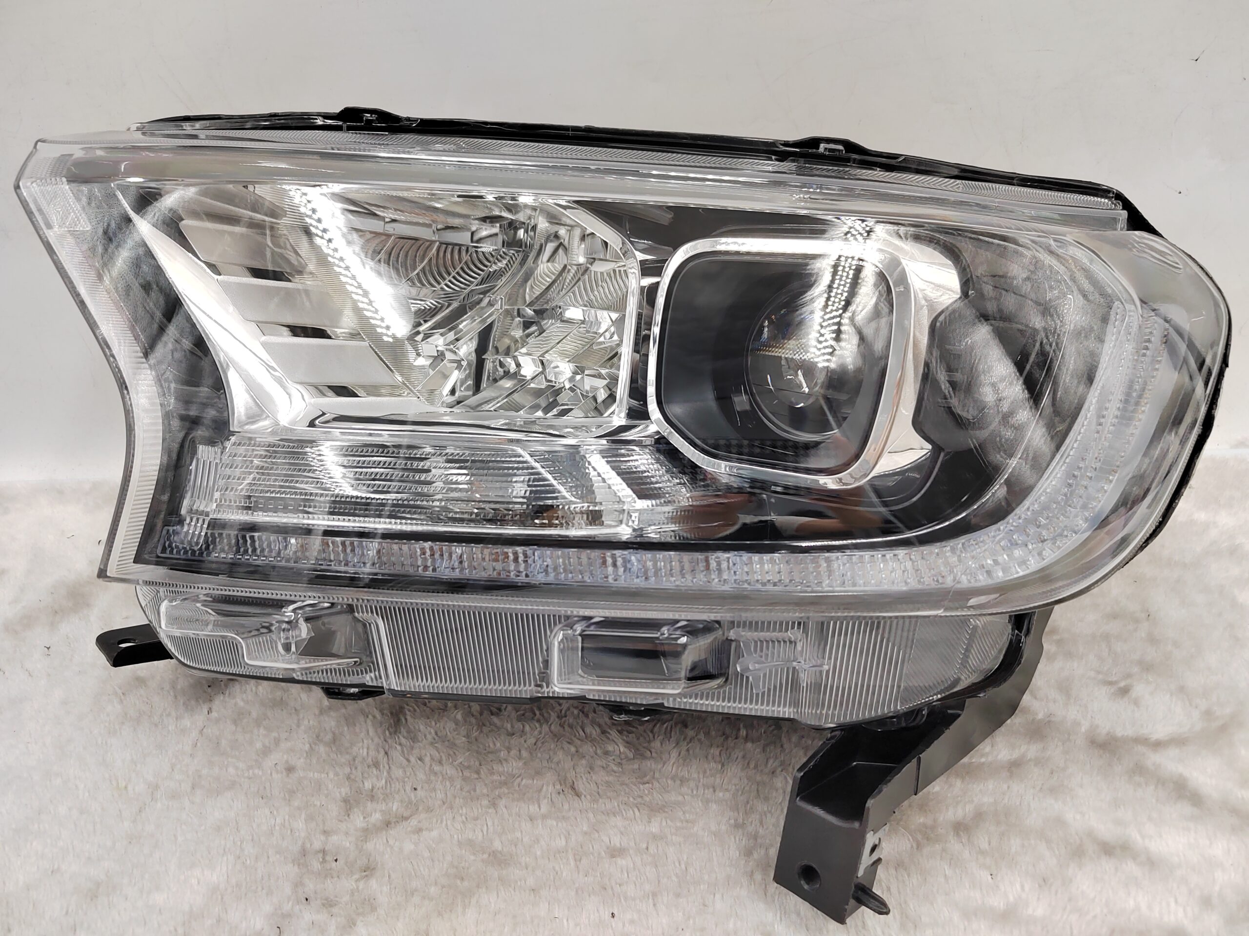 FORD EVEREST RANGER 2020-2021 LED L.H.S HEADLIGHT ASSEMBLY