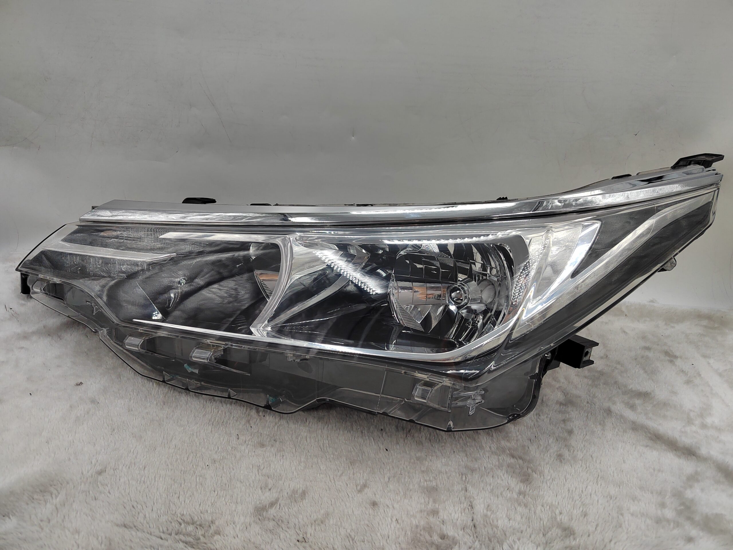 TOYOTA COROLLA 2017-2018 HALOGEN L.H.S HEADLIGHT ASSEMBLY