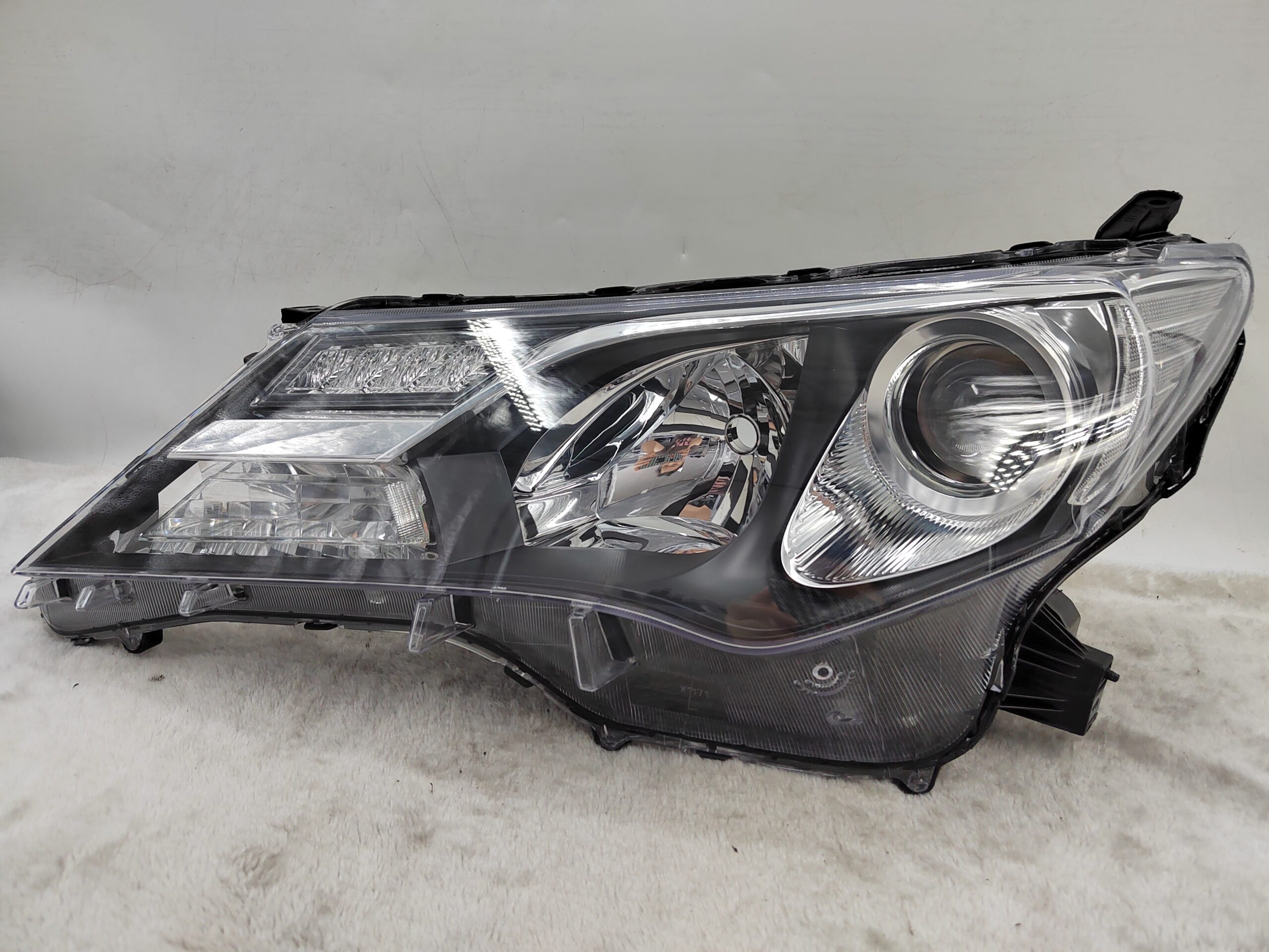 TOYOTA RAV4 IV XA40 2013-2015 HALOGEN L.H.S HEADLIGHT ASSEMBLY