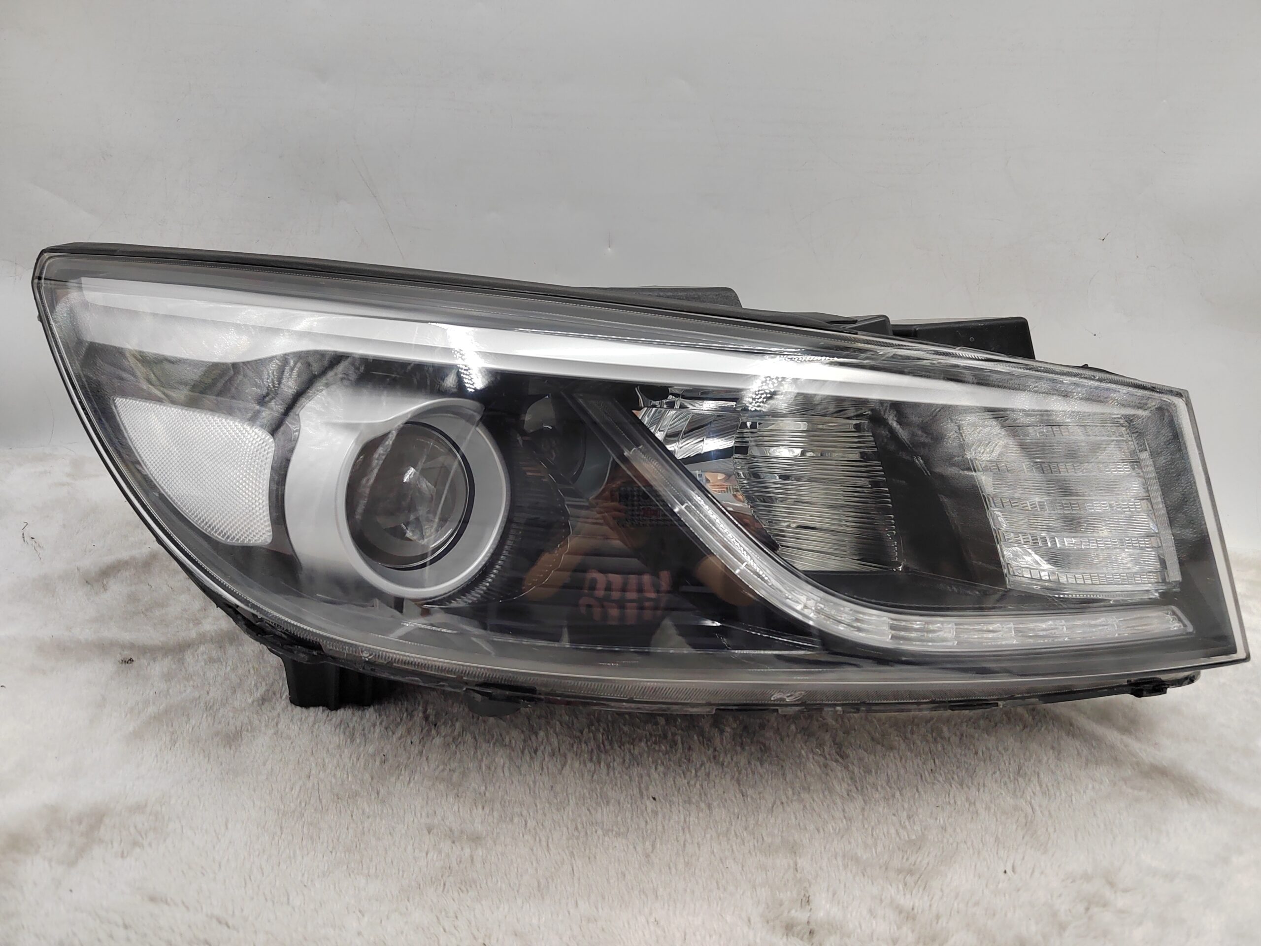 KIA CARNIVAL III 2015-2017 HALOGEN R.H.S HEADLIGHT ASSEMBLY